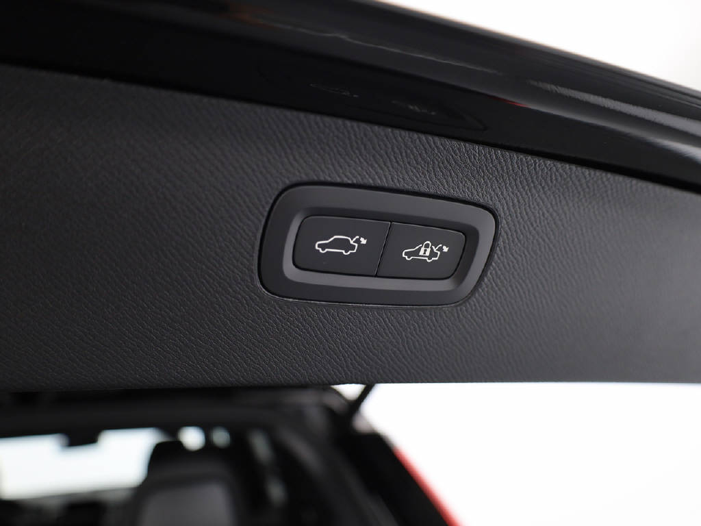 VOLVO XC90 2.0 T8 TE XCLUSIVE Ultra Dark eAWD-image-7