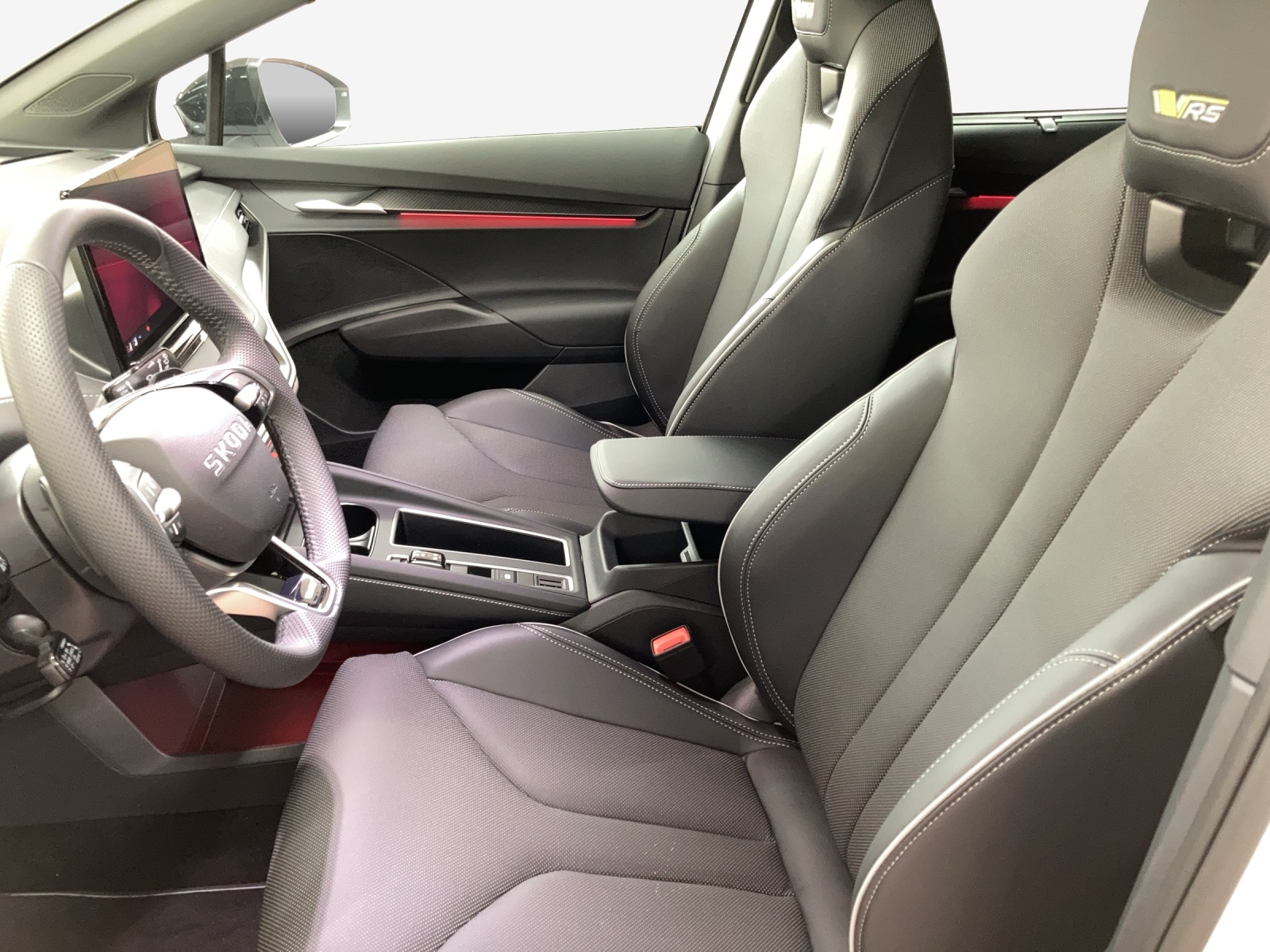 SKODA Enyaq 4x4 RS-image-5