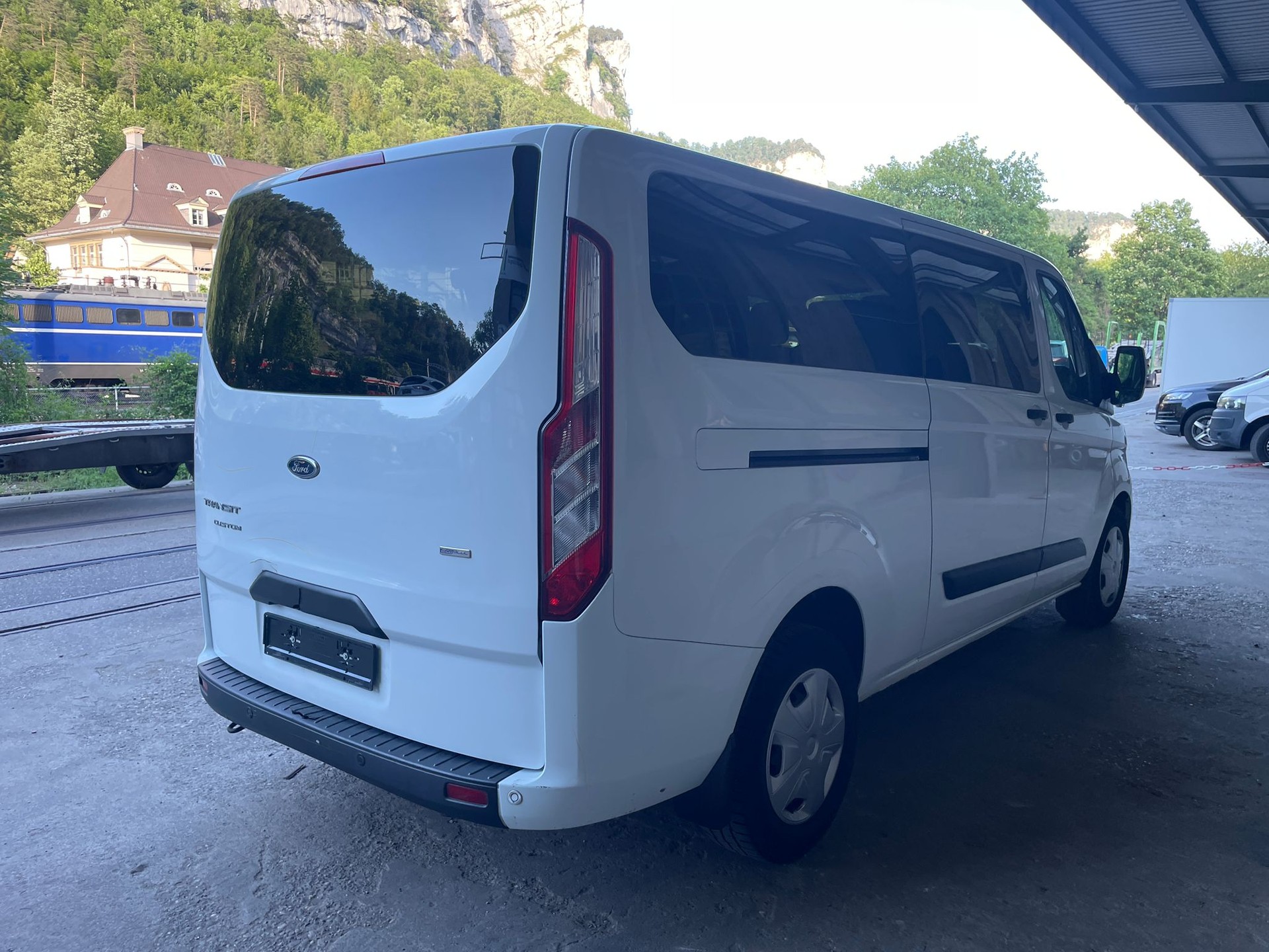 FORD Transit Custom 320 L2H1 Trend-showroom-element-2
