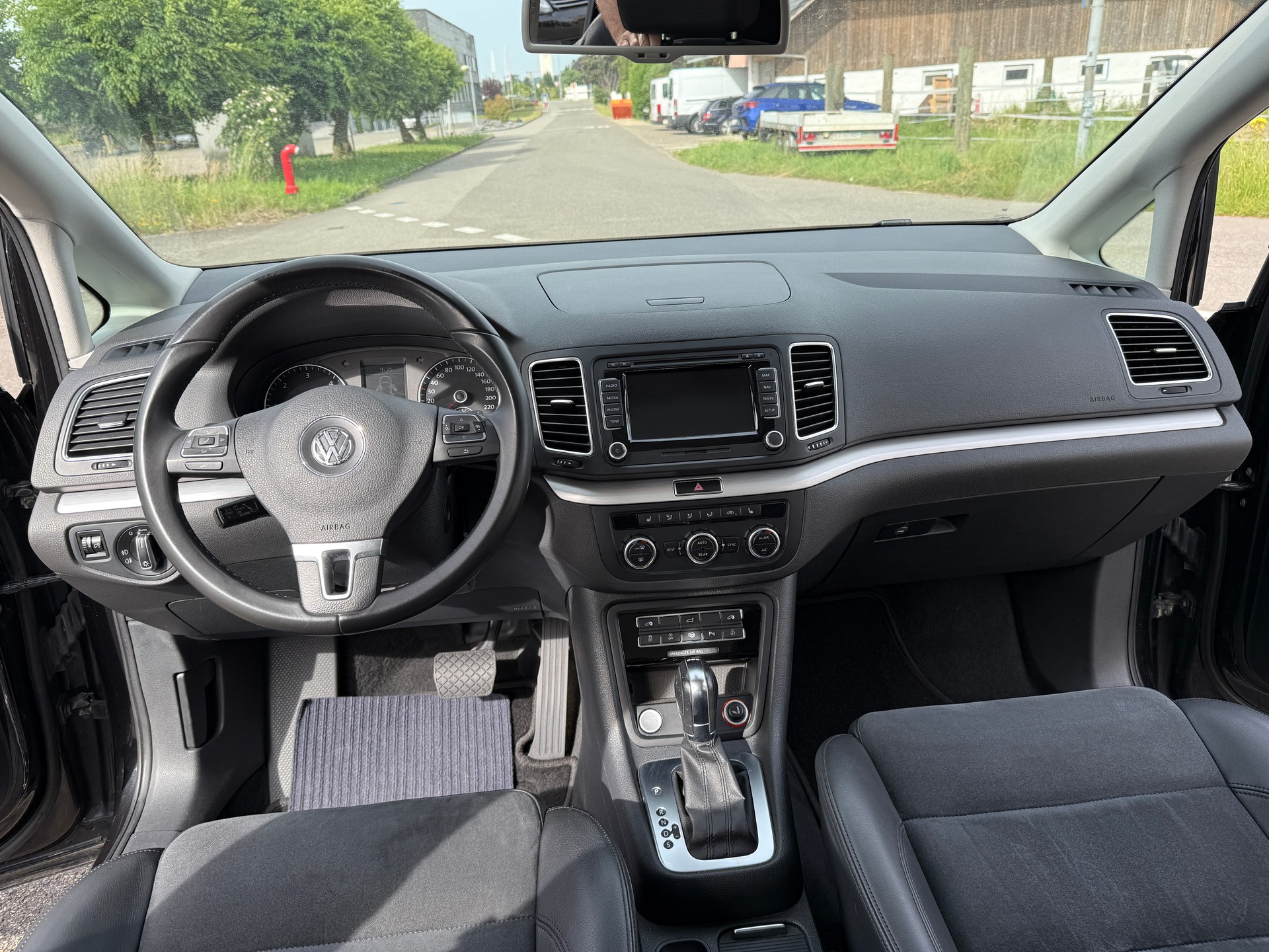 VW Sharan 2.0 TDI BlueMotion Technology Highline DSG-image-8