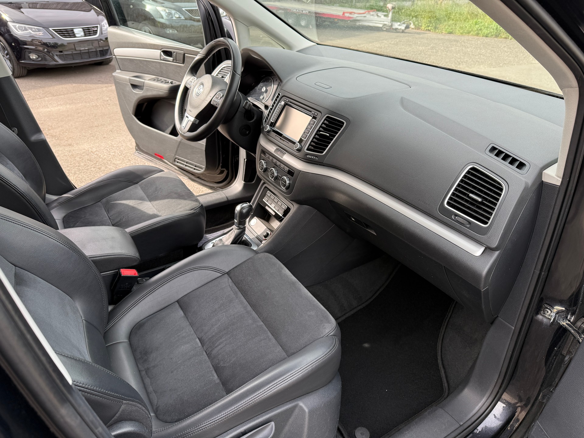 VW Sharan 2.0 TDI BlueMotion Technology Highline DSG-image-9