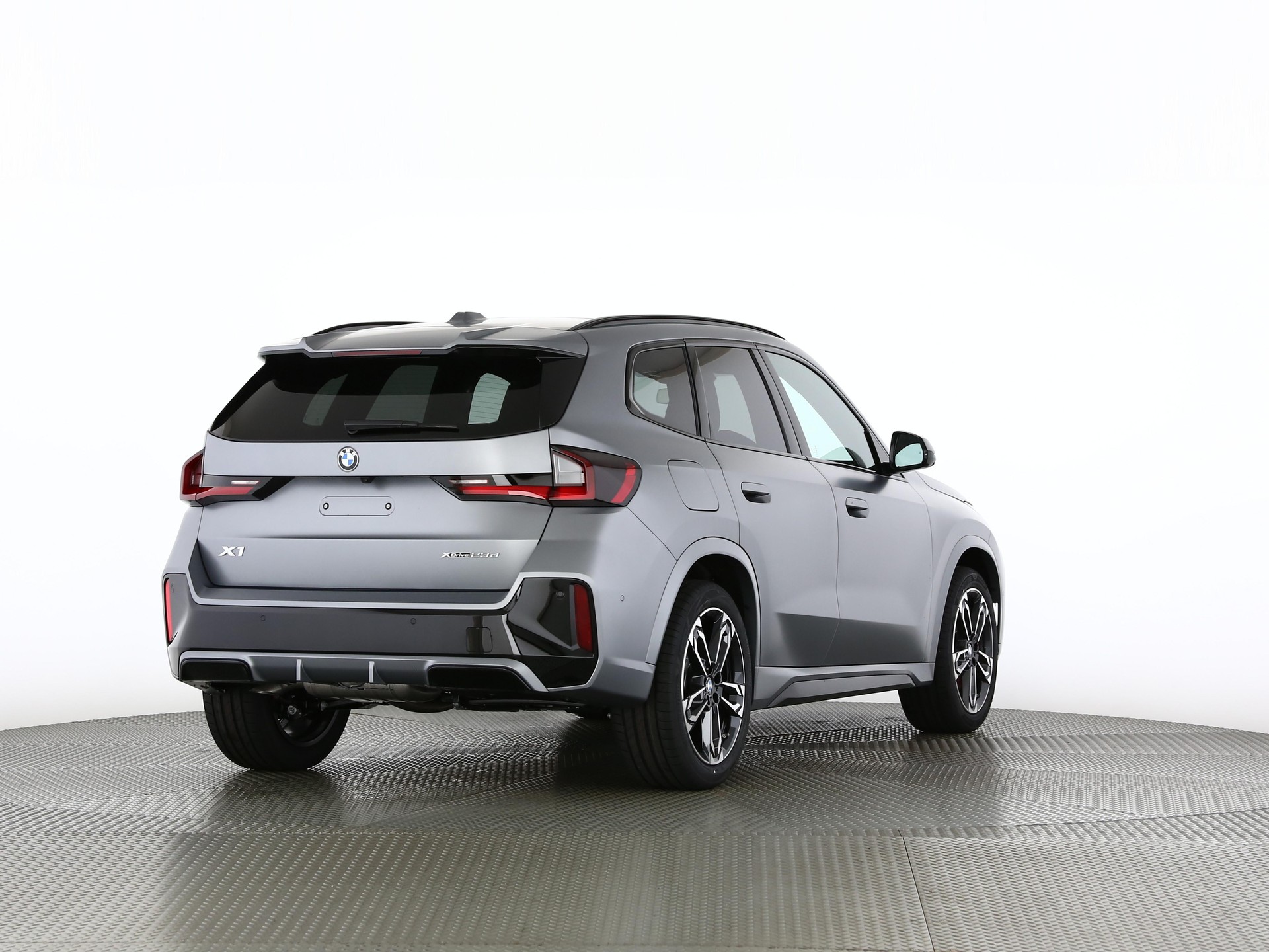 BMW X1 23d xDrive paddles-image-1