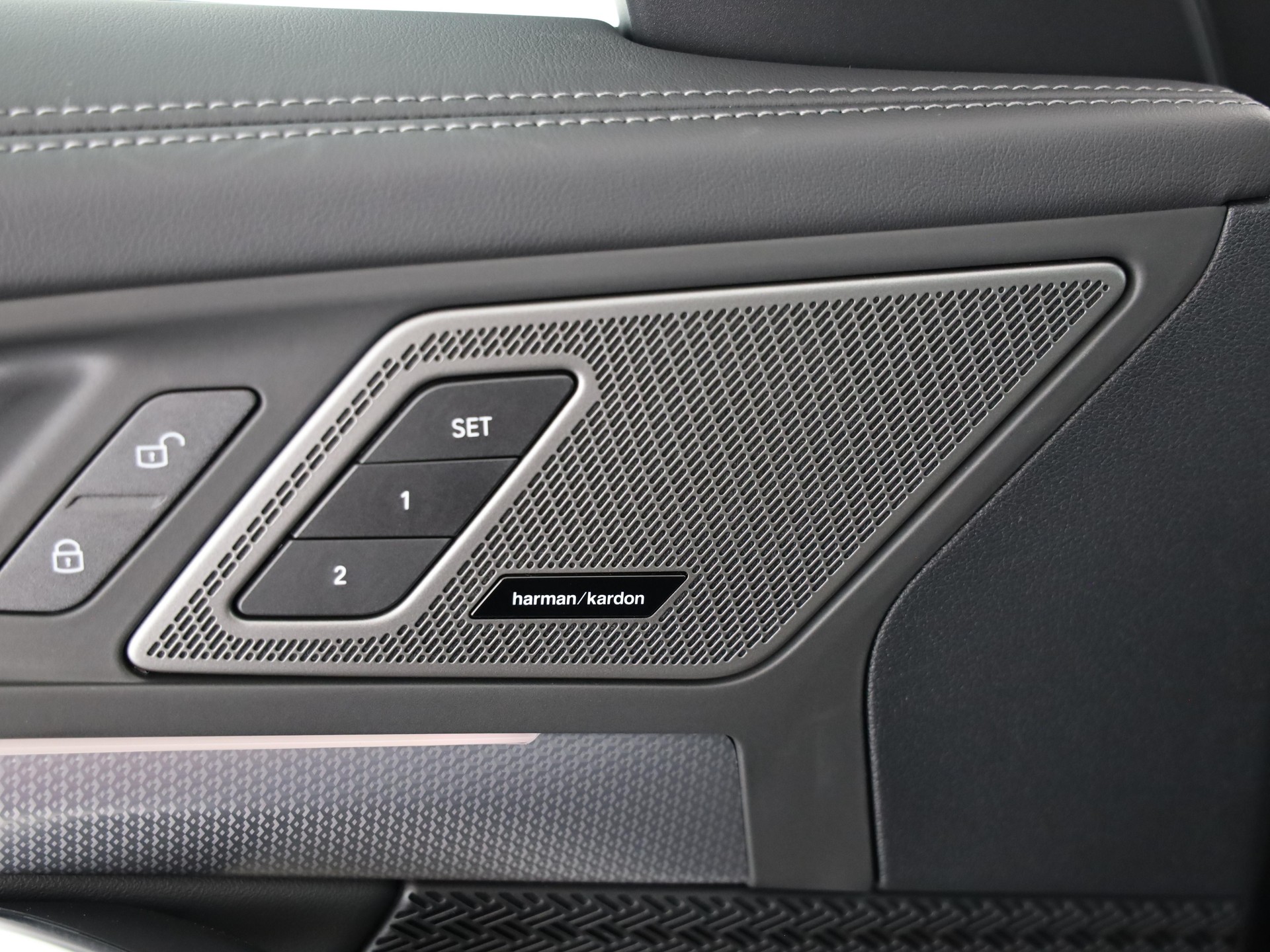 BMW X1 23d xDrive paddles-image-10