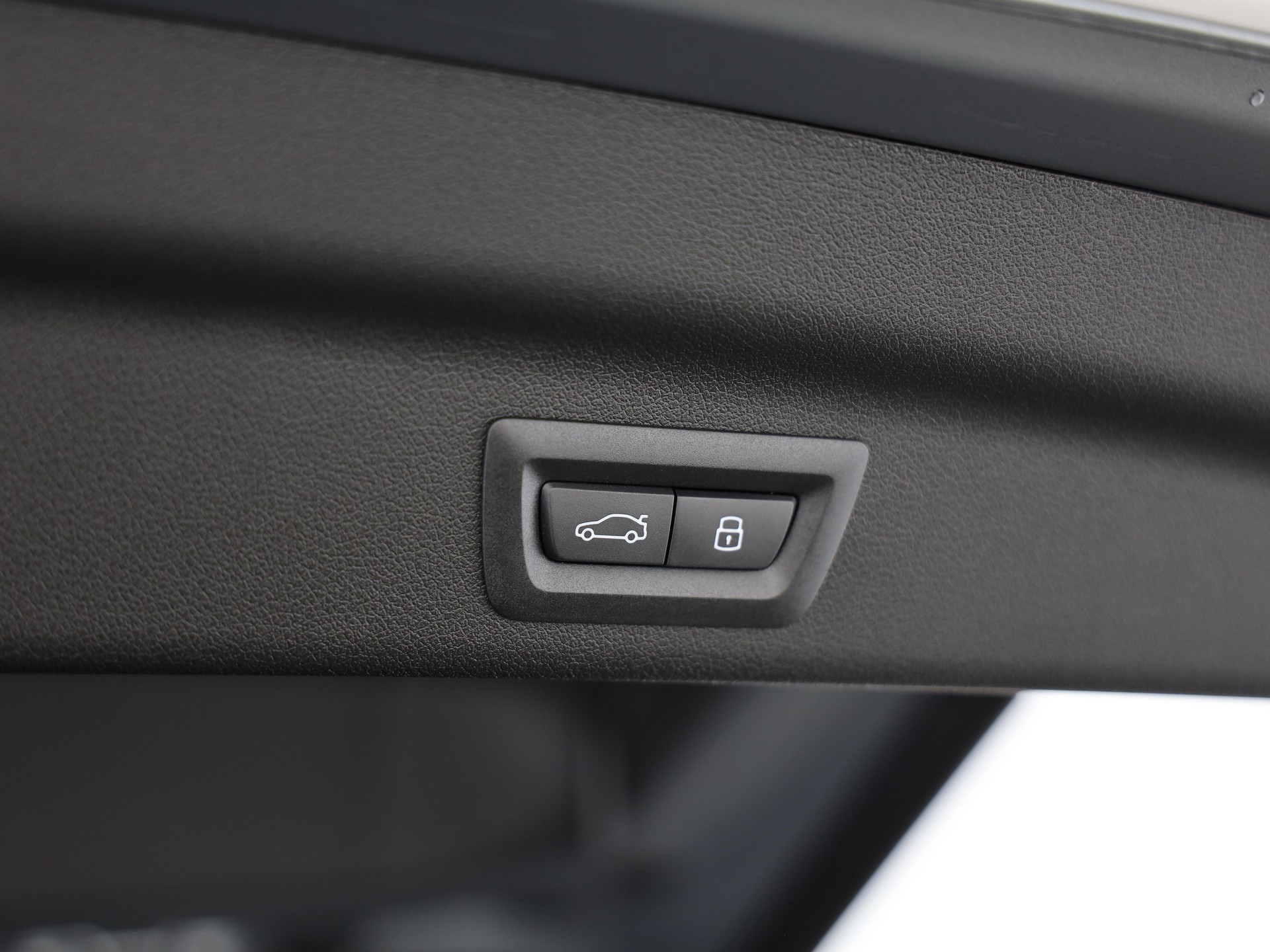 BMW X1 23d xDrive paddles-image-8