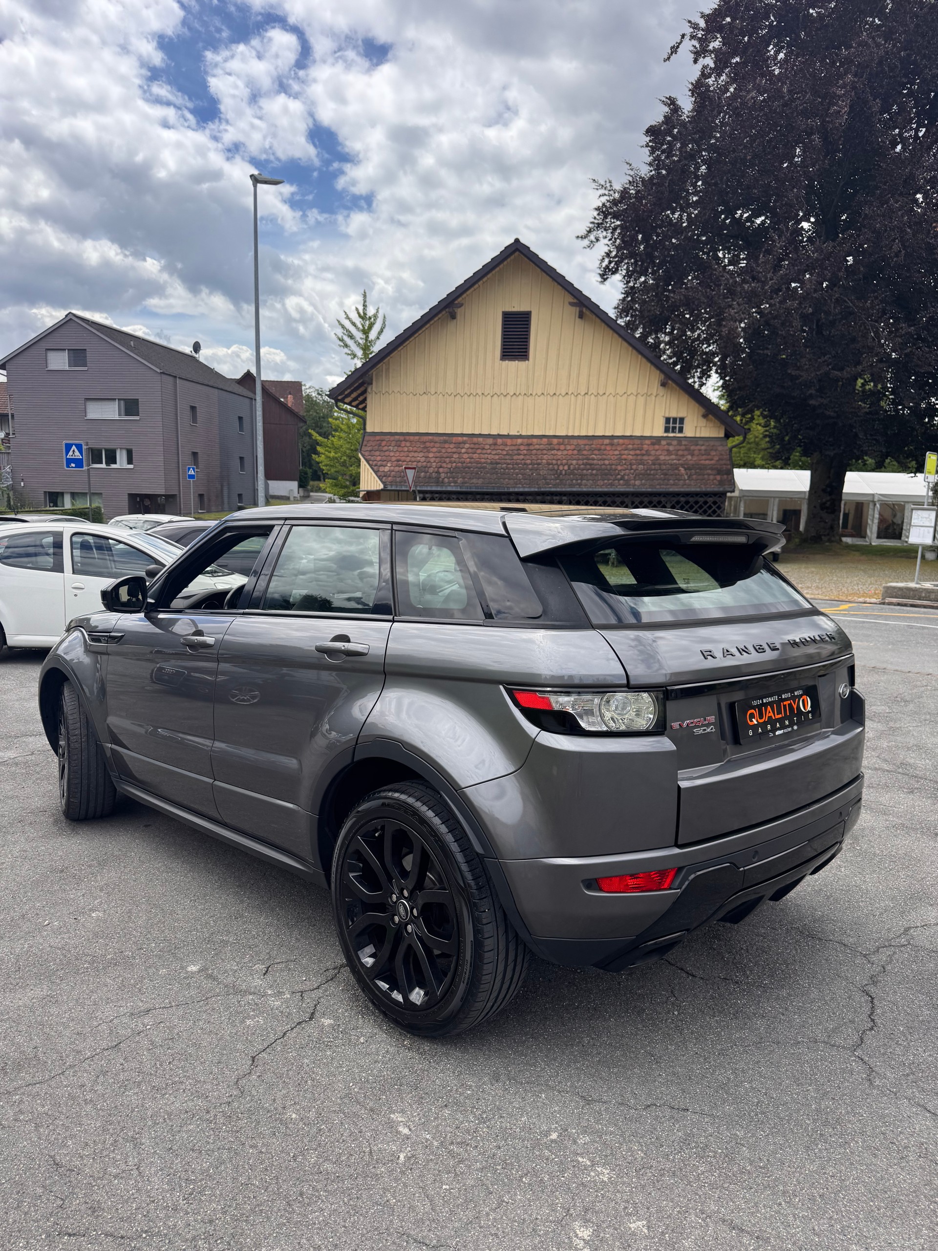 LAND ROVER Range Rover Evoque 2.2 SD4 Autobiography AT9-image-7