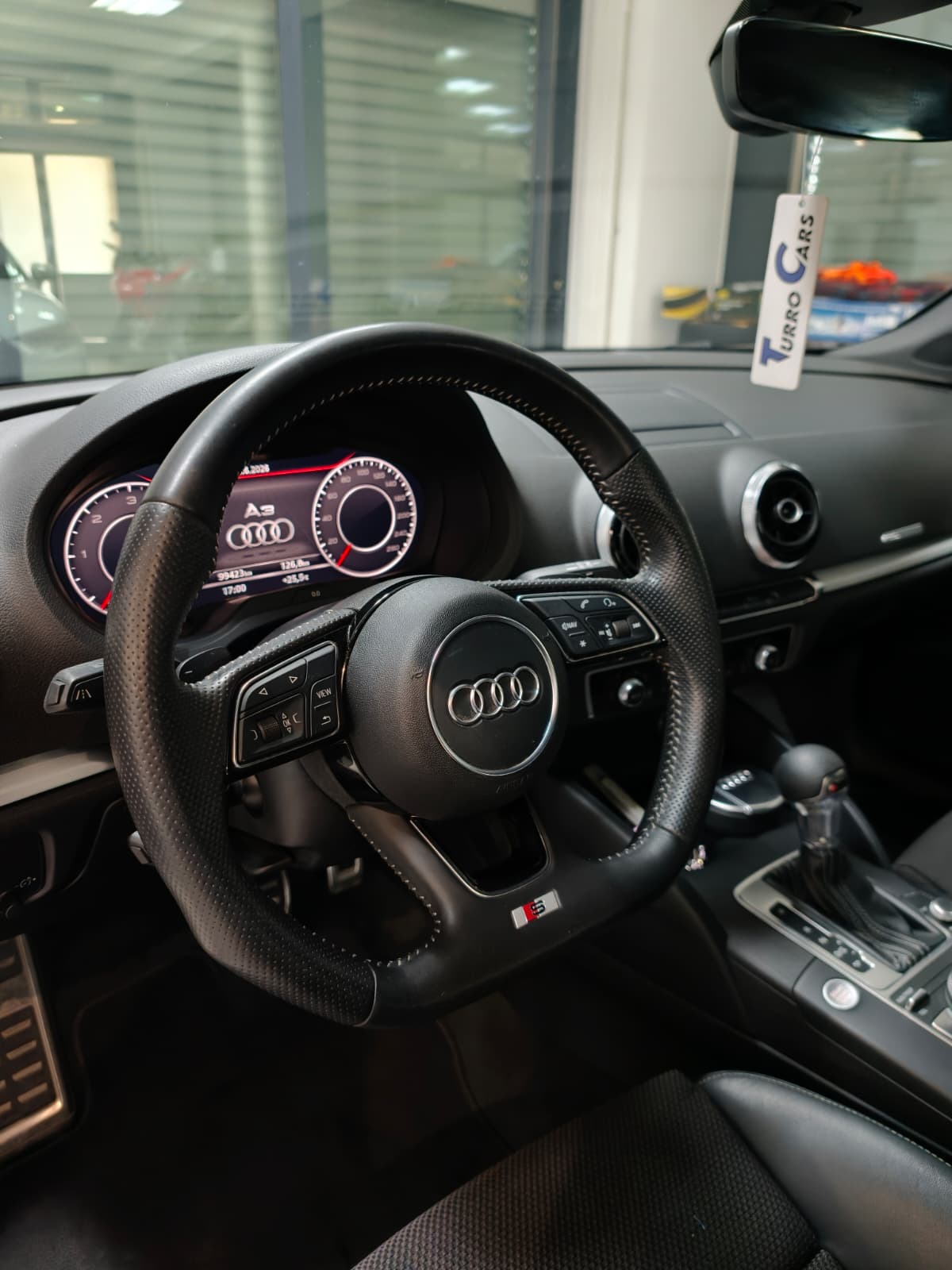 AUDI A3 Sportback 1.6 TDI S-Line S-tronic-image-7