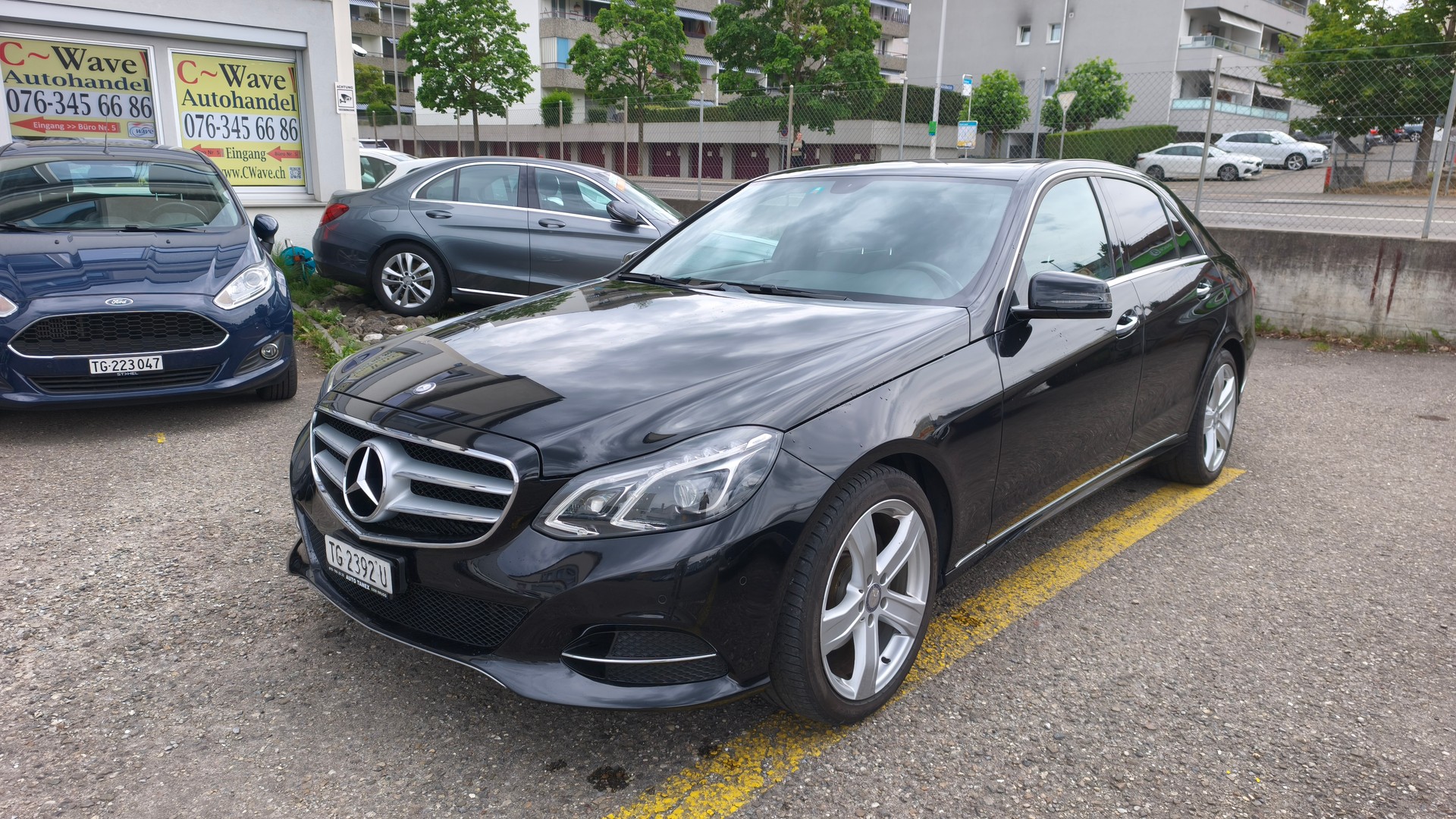 MERCEDES-BENZ E 250 BlueTEC 4Matic 7G-Tronic-showroom-element-1