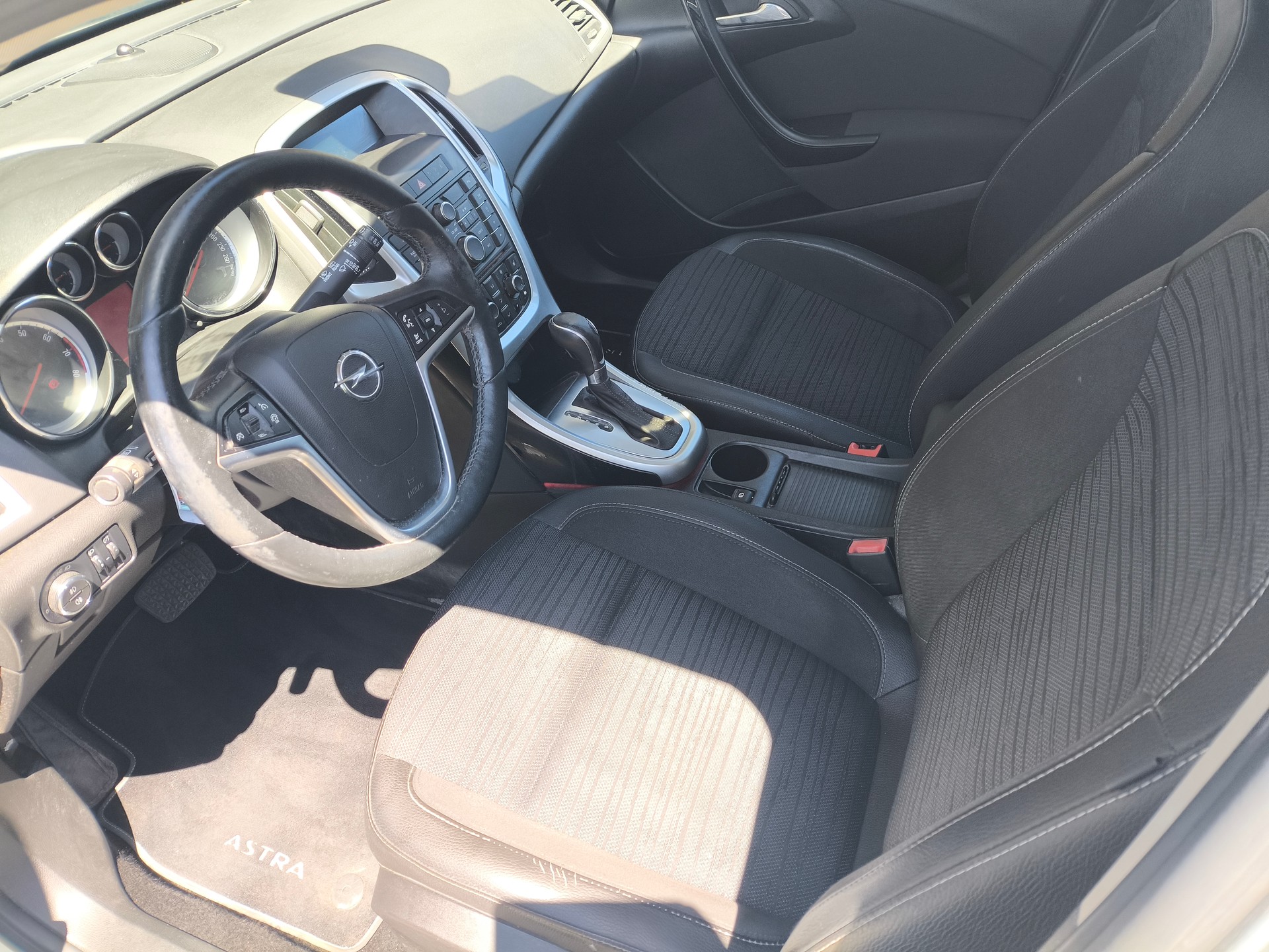OPEL Astra 1.4i 16V Turbo Automatic-image-11