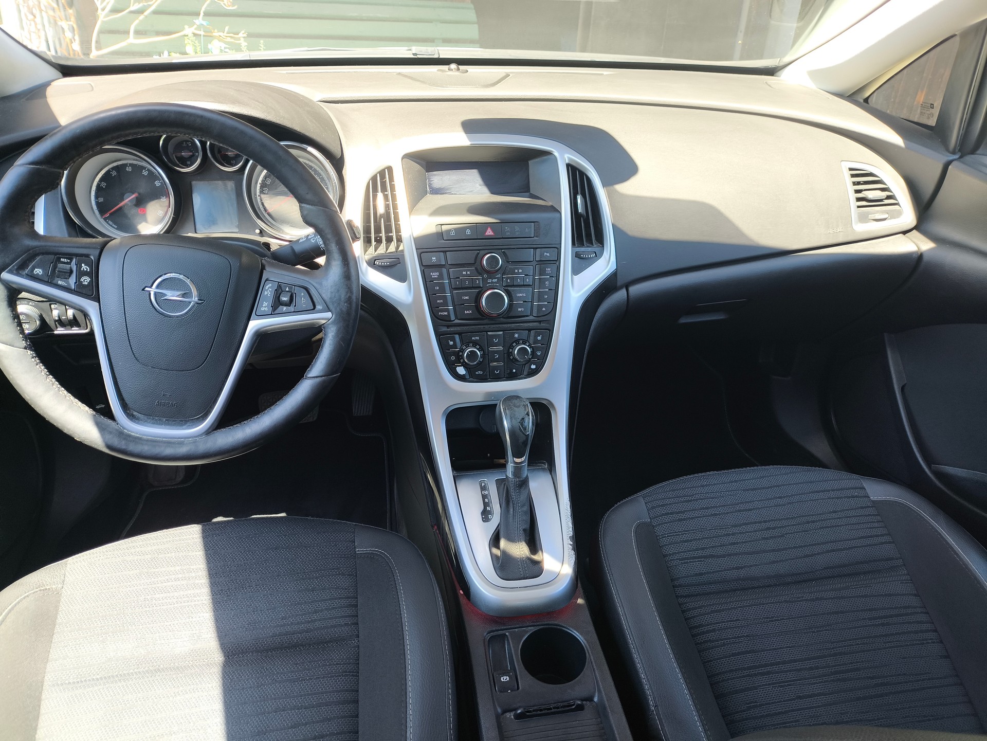 OPEL Astra 1.4i 16V Turbo Automatic-image-12