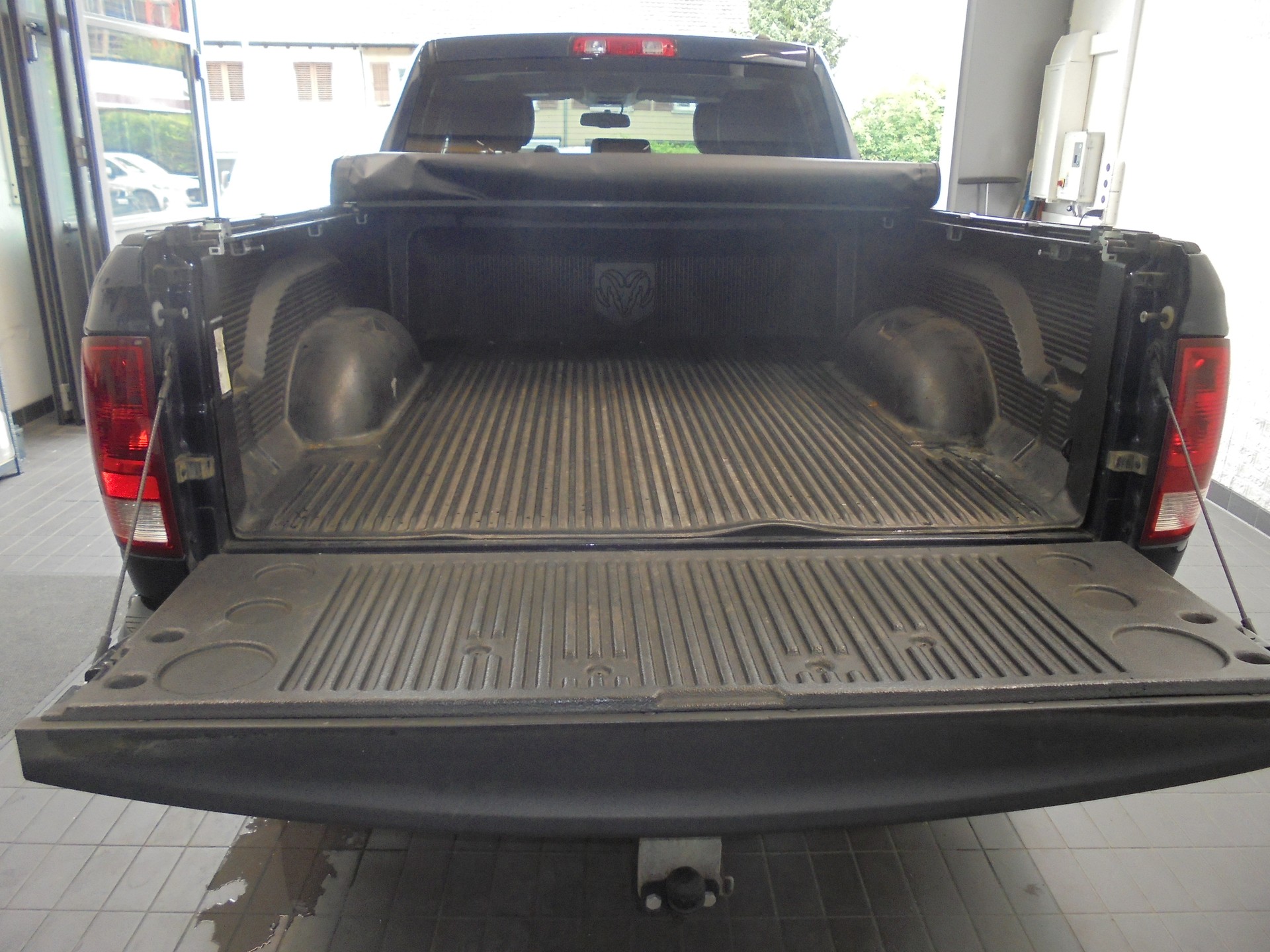 DODGE HEMI V8 5.7 4x4-image-10