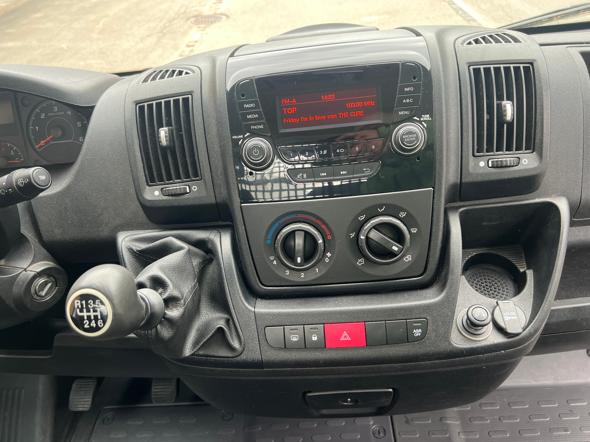 CITROEN Jumper 35 2.0 HDi 130 Attraction L3-image-9