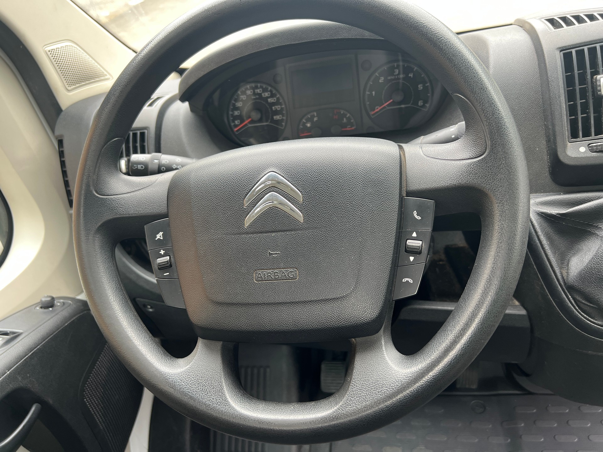 CITROEN Jumper 35 2.0 HDi 130 Attraction L3-image-10