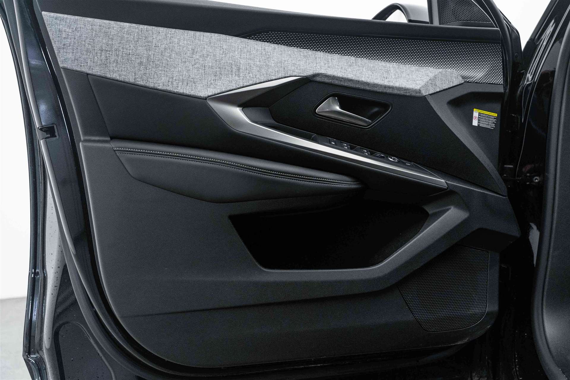 PEUGEOT 5008 145 Hybrid GT 7-Plätzer e-DCS-Automat-image-5