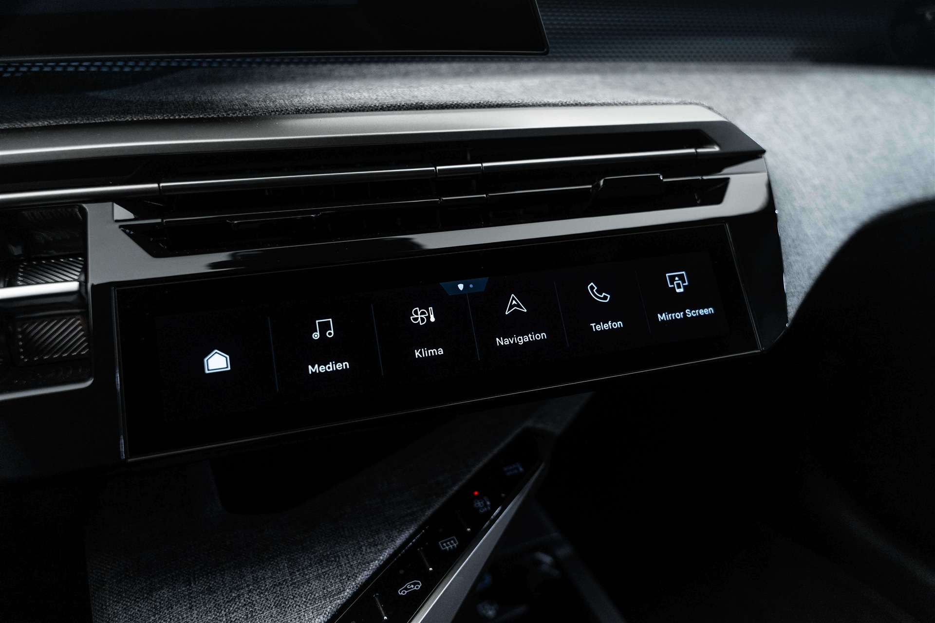 PEUGEOT 5008 145 Hybrid GT 7-Plätzer e-DCS-Automat-image-24
