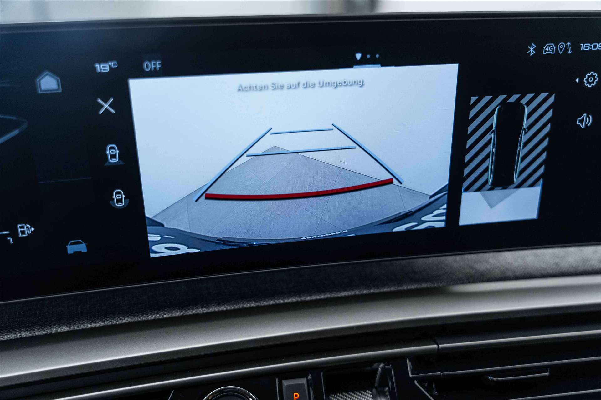 PEUGEOT 5008 145 Hybrid GT 7-Plätzer e-DCS-Automat-image-16