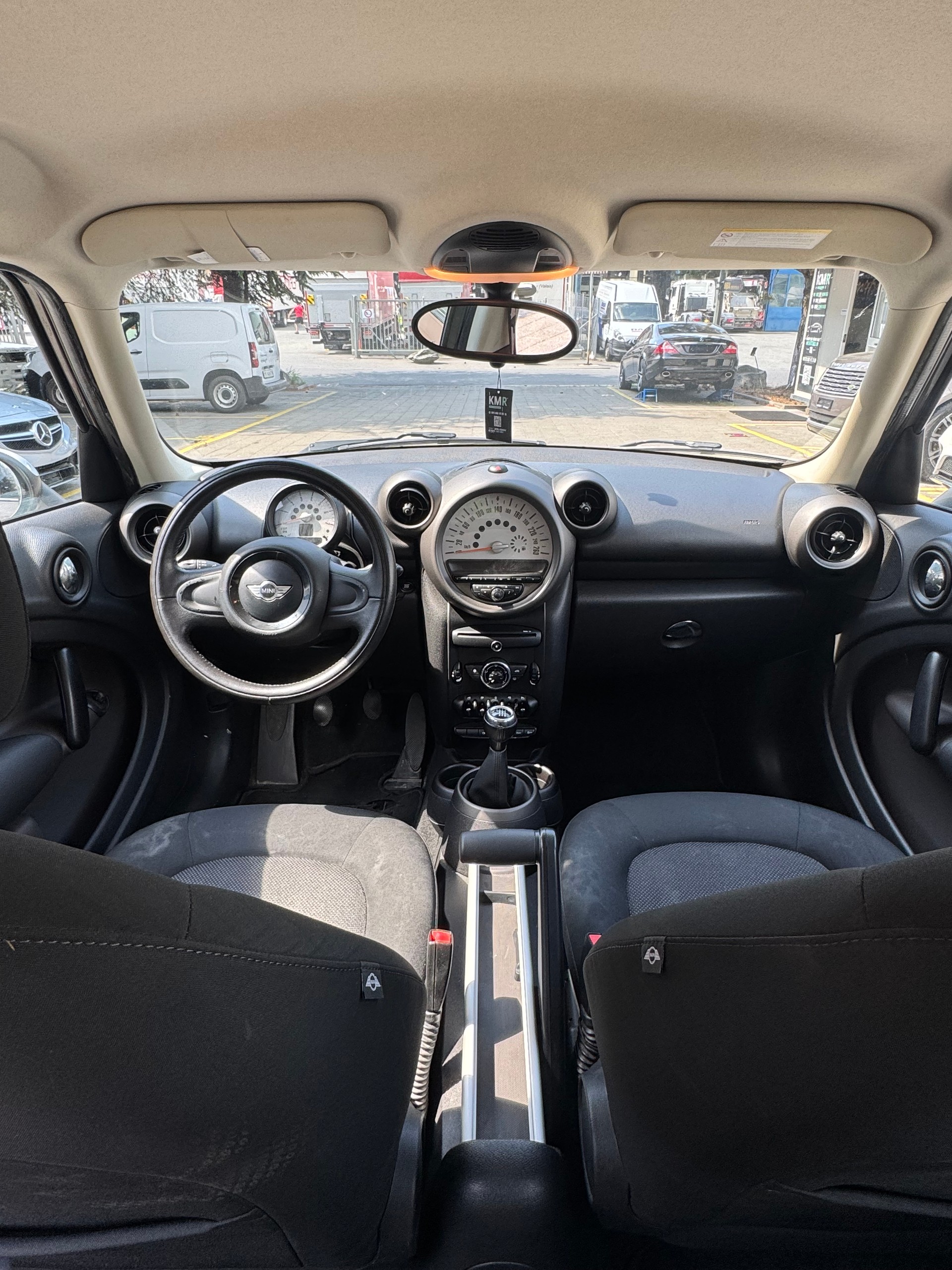 MINI Countryman Cooper D ALL4-image-5