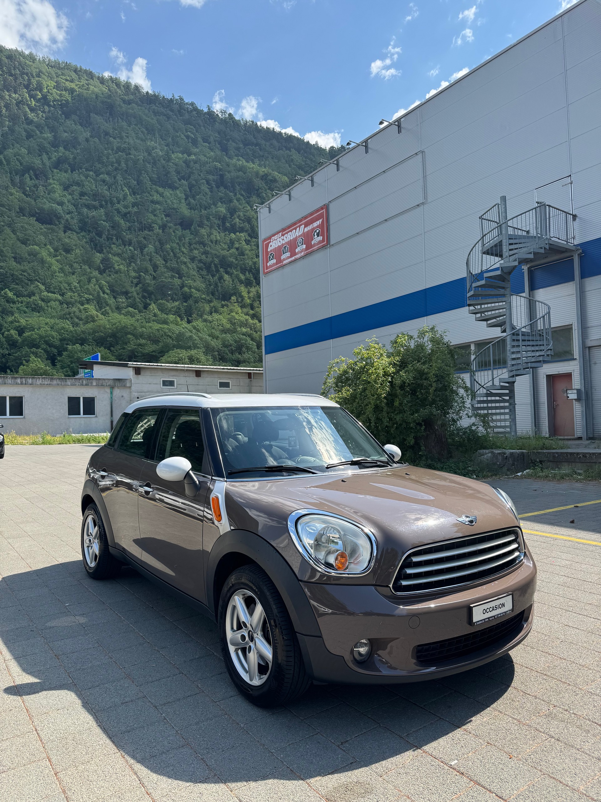 MINI Countryman Cooper D ALL4-image-1