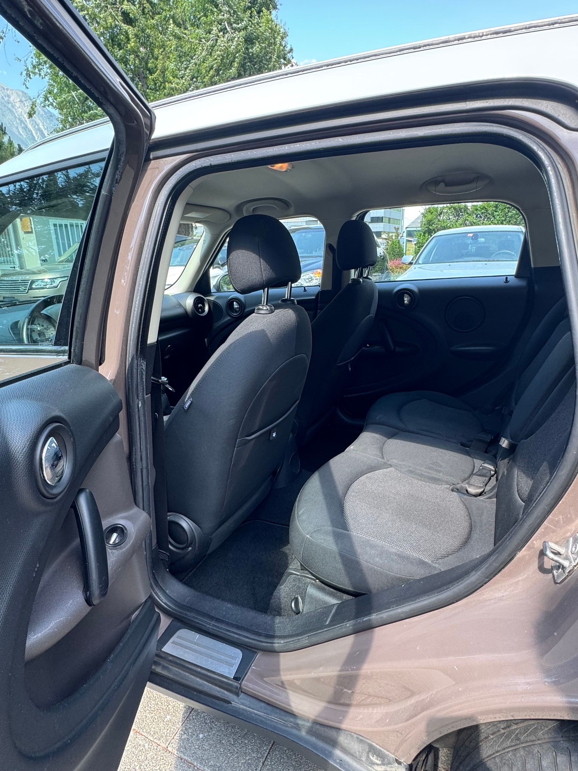 MINI Countryman Cooper D ALL4-image-4