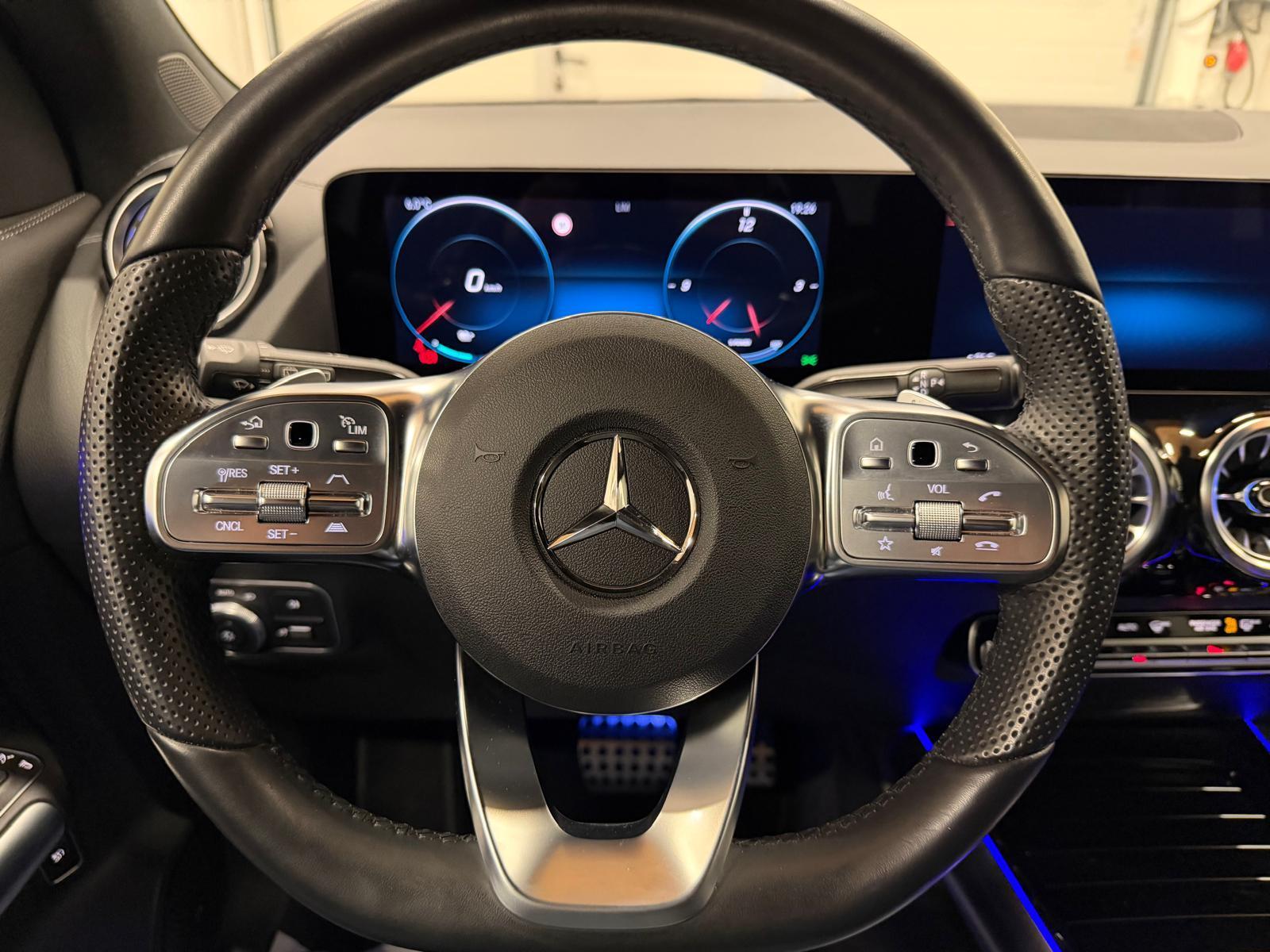 MERCEDES-BENZ EQA 350 Swiss Star AMG Line 4matic-image-18
