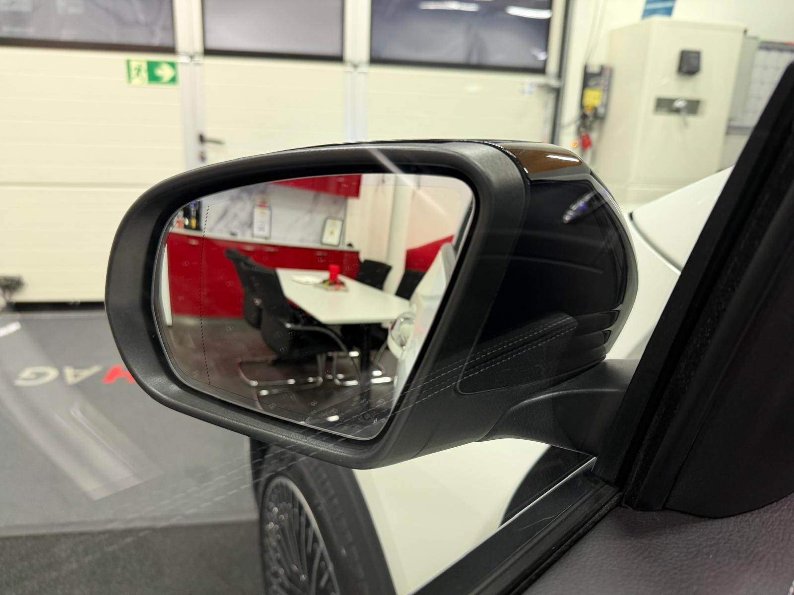 MERCEDES-BENZ EQA 350 Swiss Star AMG Line 4matic-image-17
