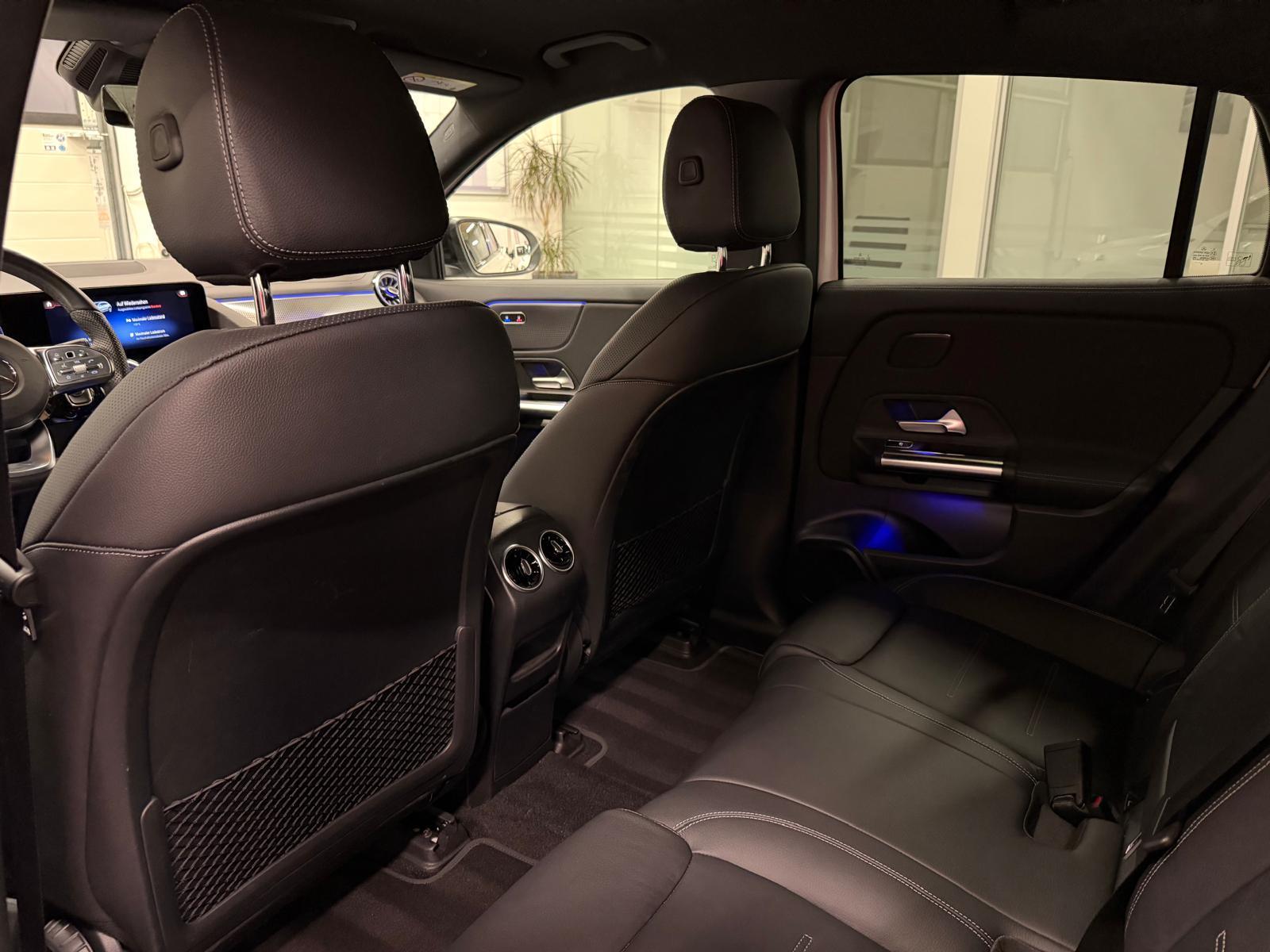 MERCEDES-BENZ EQA 350 Swiss Star AMG Line 4matic-image-11
