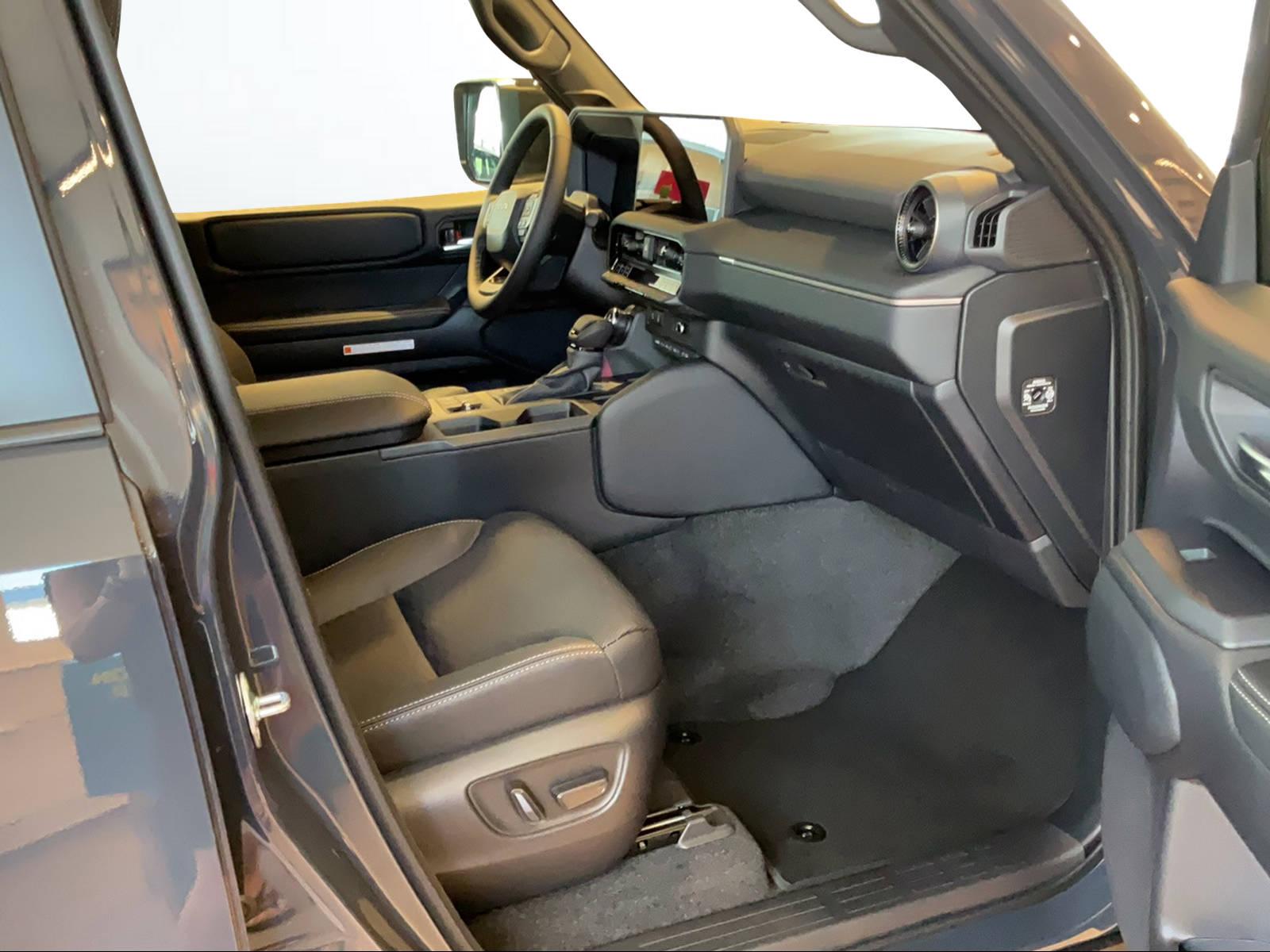 TOYOTA Land Cruiser 2.8 D 48V Invincible-image-8