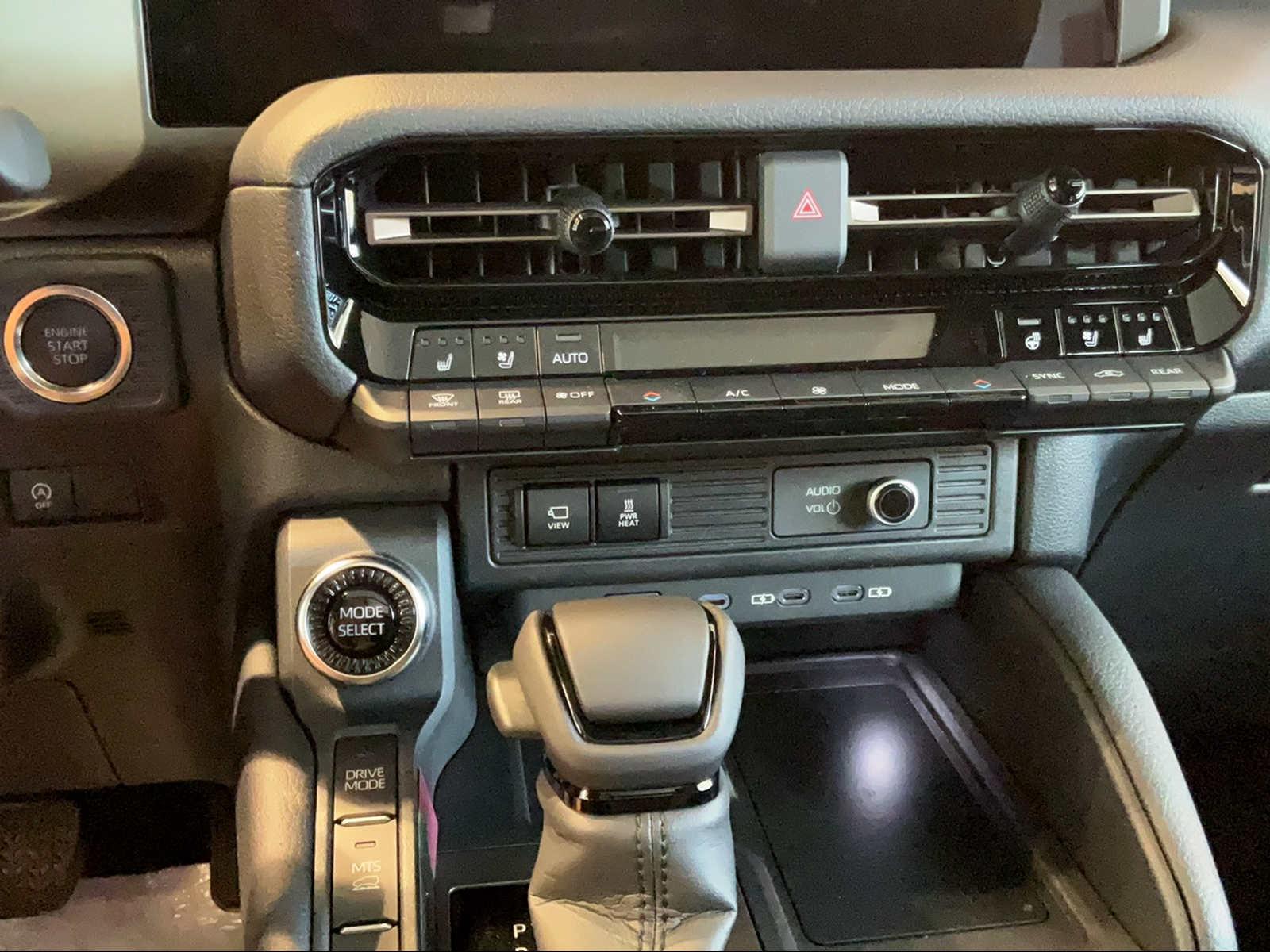 TOYOTA Land Cruiser 2.8 D 48V Invincible-image-2
