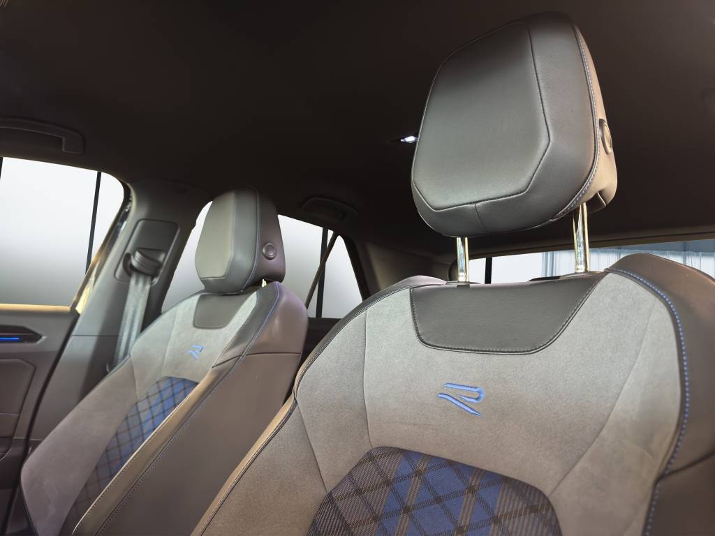 VW T-Roc 2.0 TSI R DSG 4Motion-image-9