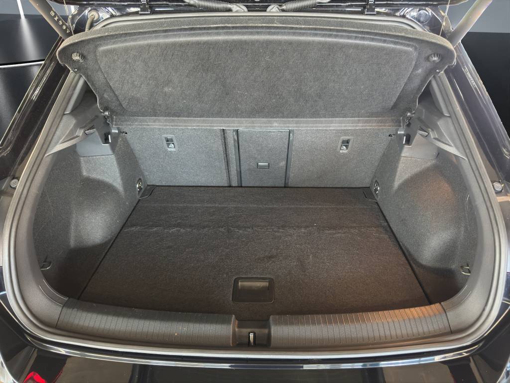 VW T-Roc 2.0 TSI R DSG 4Motion-image-11