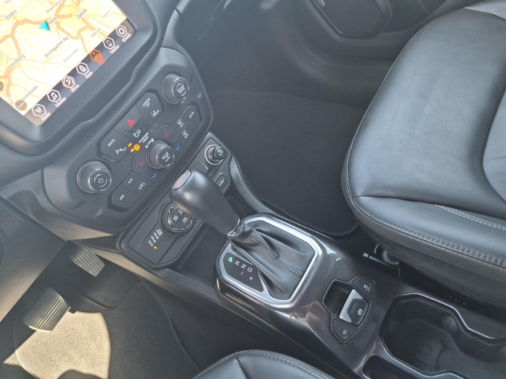 JEEP Renegade 1.3 S 4xe-image-16