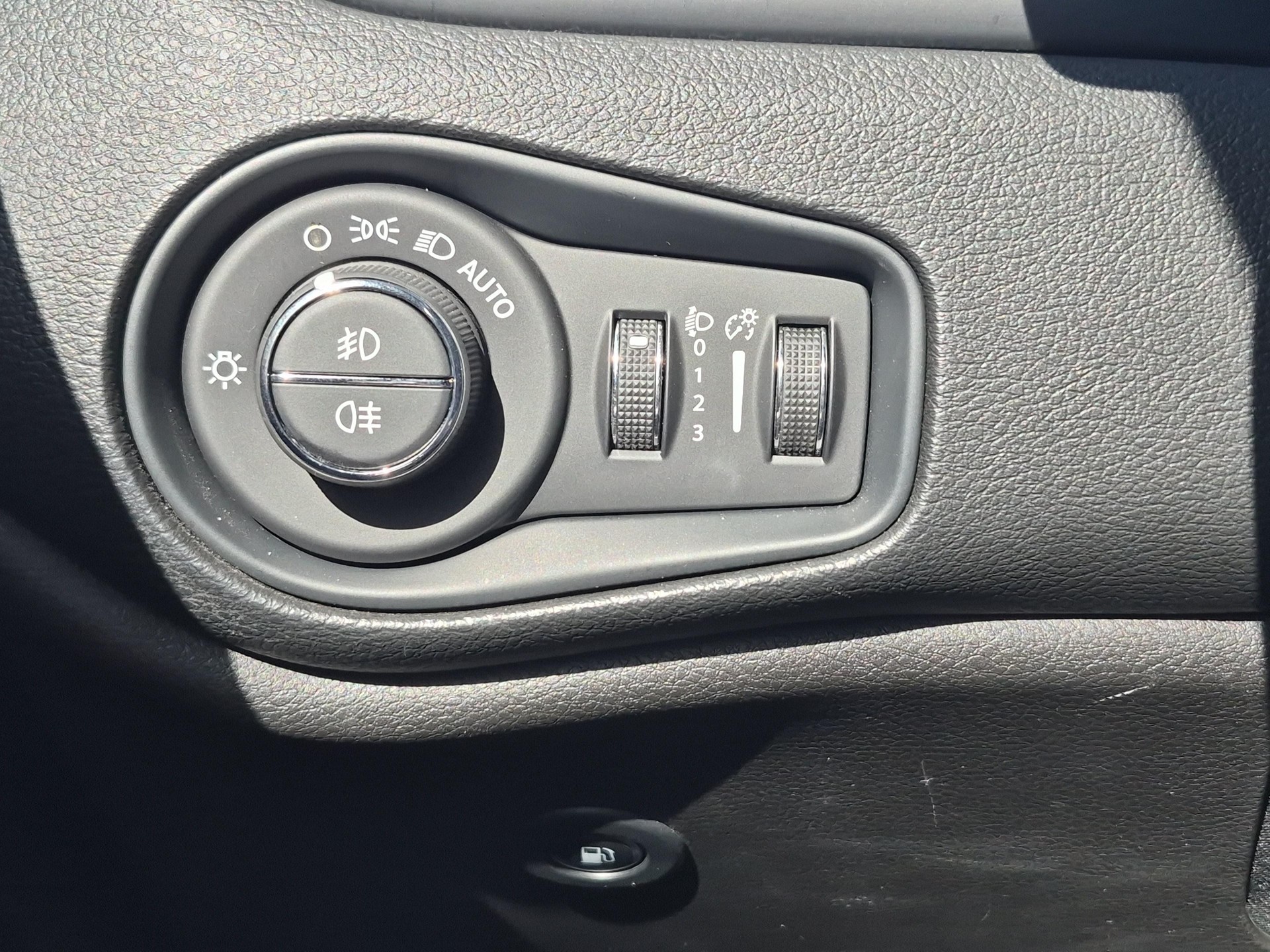 JEEP Renegade 1.3 S 4xe-image-17