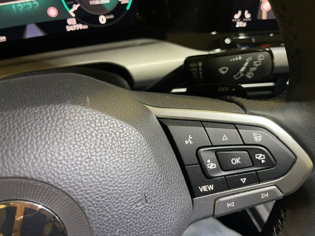 VW Golf Variant 2.0 TDI Life DSG-image-12