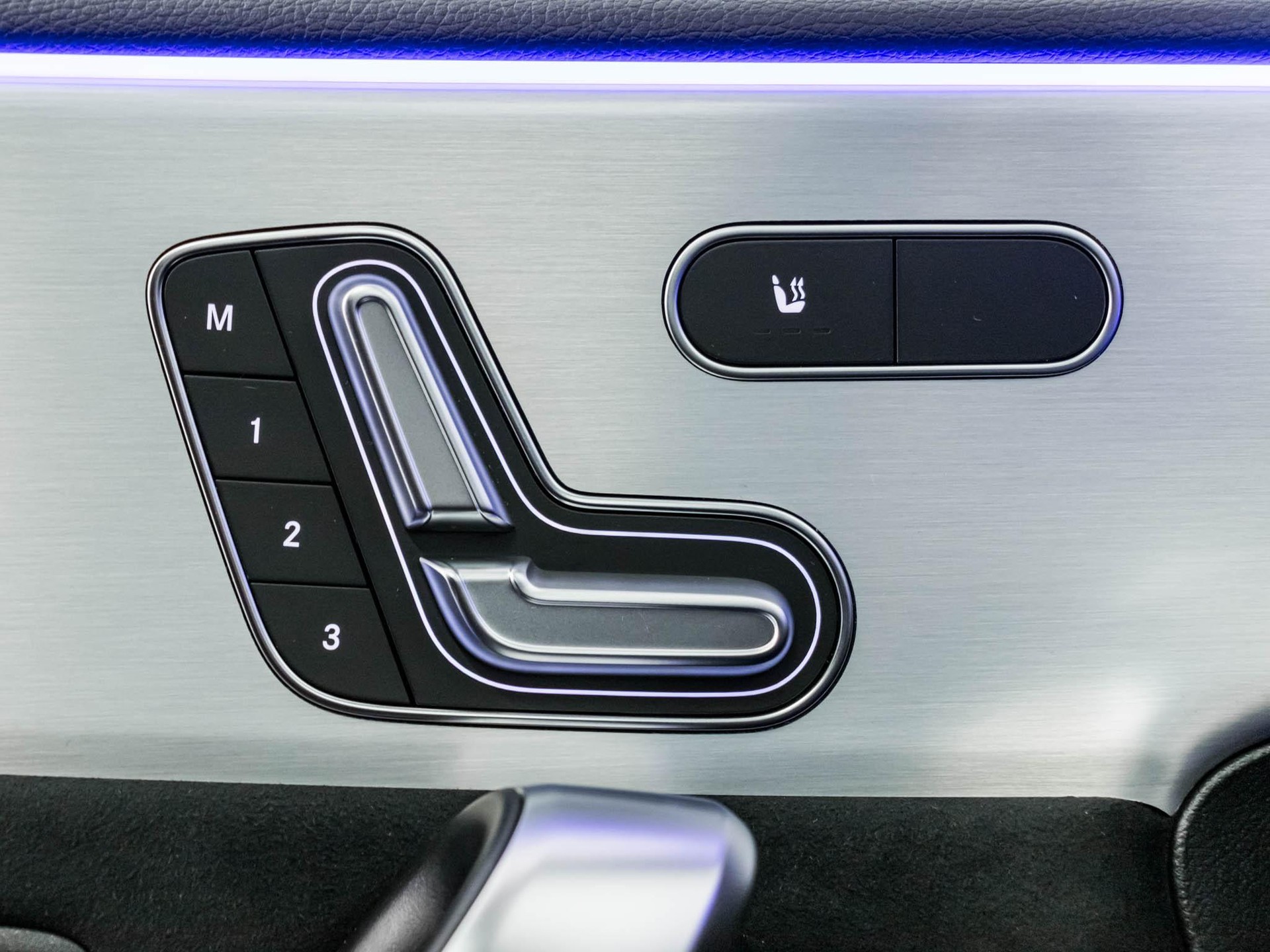 MERCEDES-BENZ A 250 4MATIC-image-12
