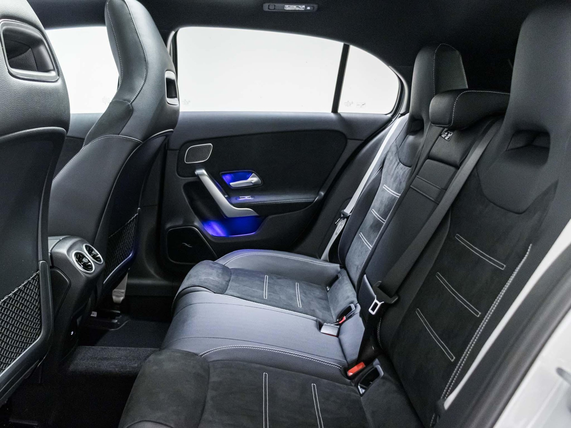 MERCEDES-BENZ A 250 4MATIC-image-7