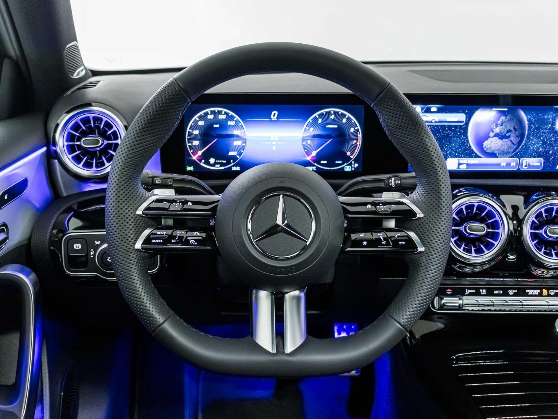 MERCEDES-BENZ A 250 4MATIC-image-10