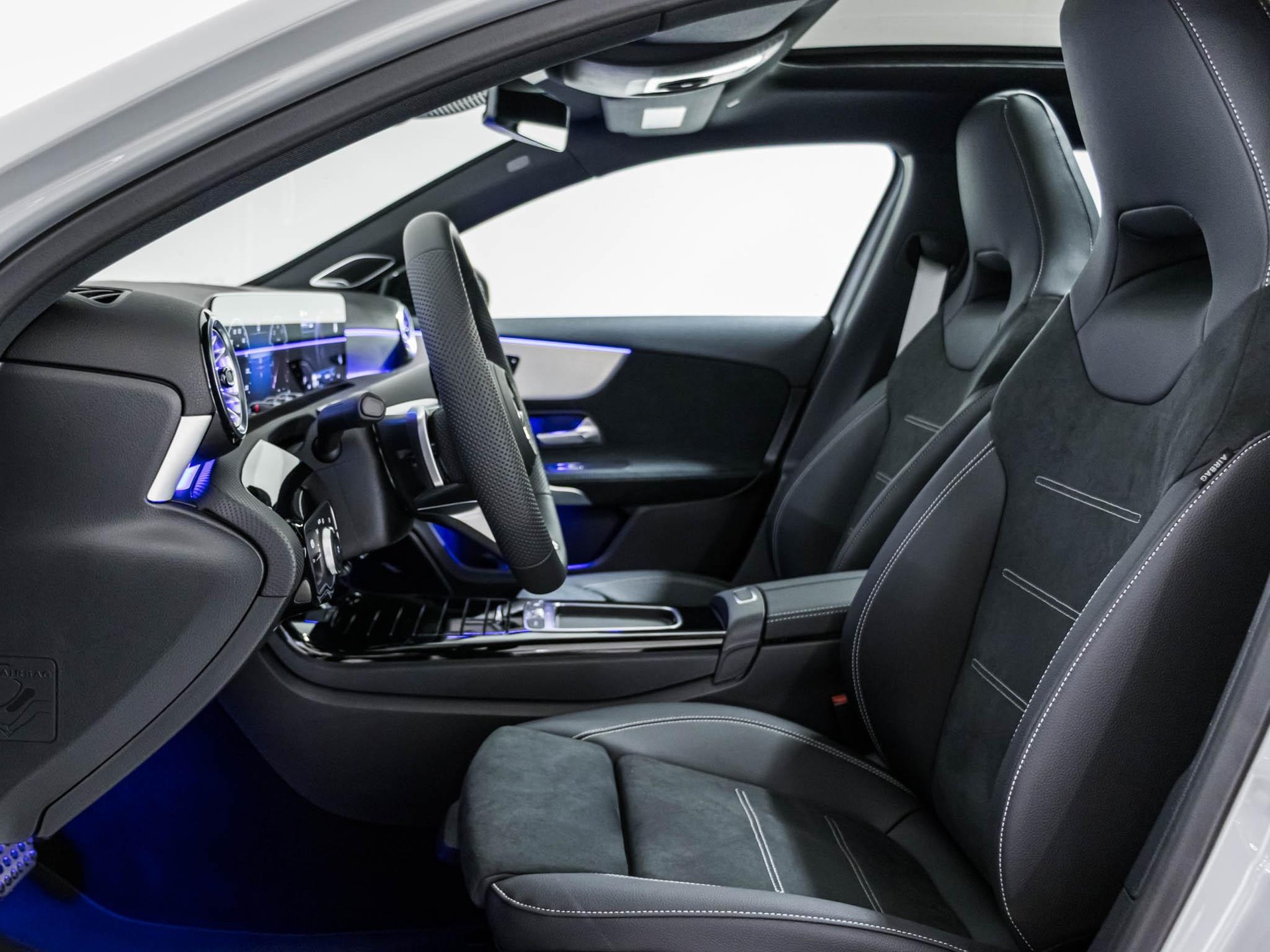 MERCEDES-BENZ A 250 4MATIC-image-6