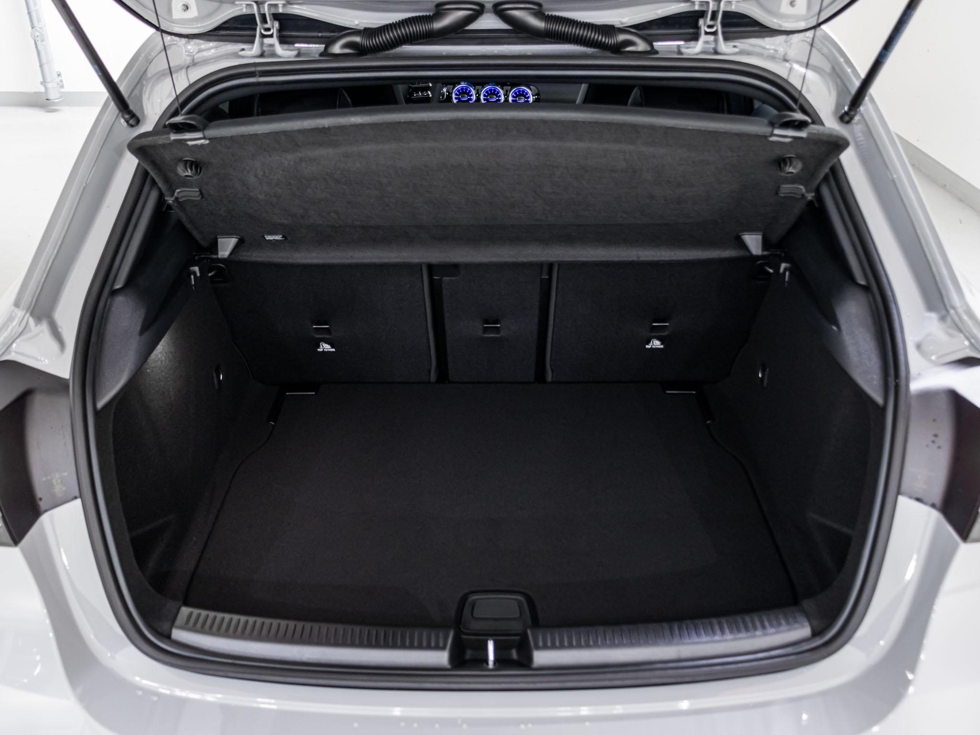 MERCEDES-BENZ A 250 4MATIC-image-13