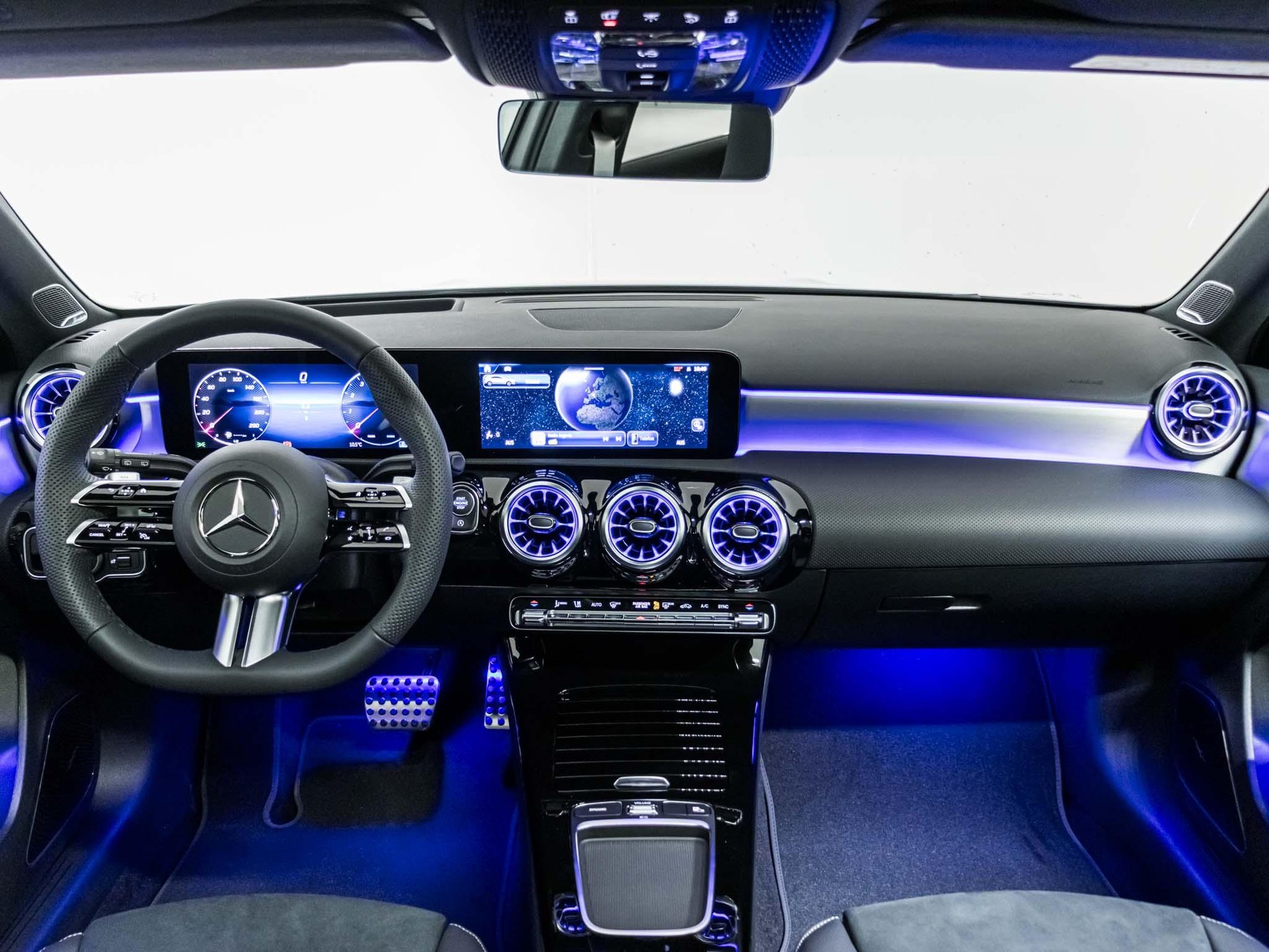 MERCEDES-BENZ A 250 4MATIC-image-11