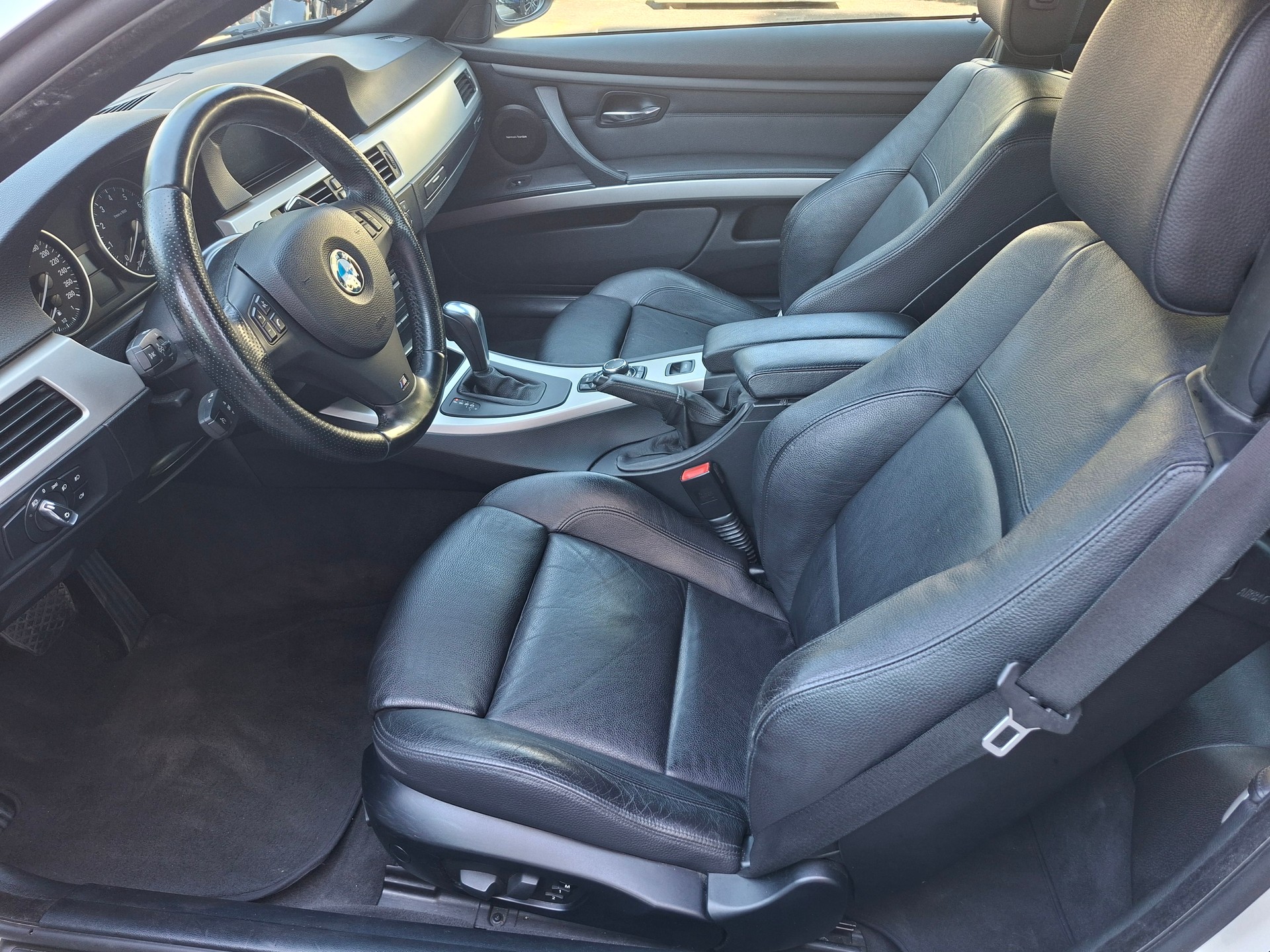 BMW 325i Cabrio-image-6
