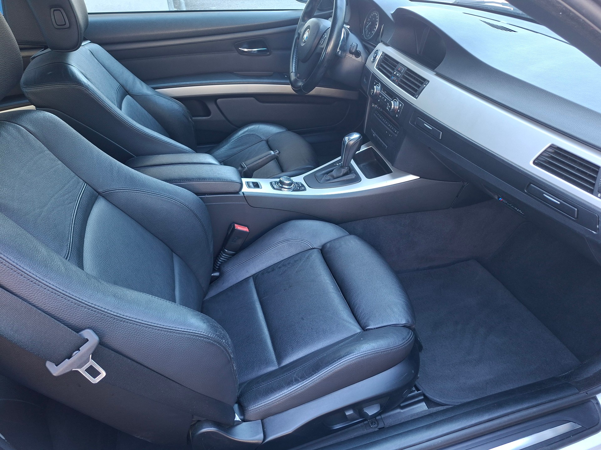 BMW 325i Cabrio-image-7