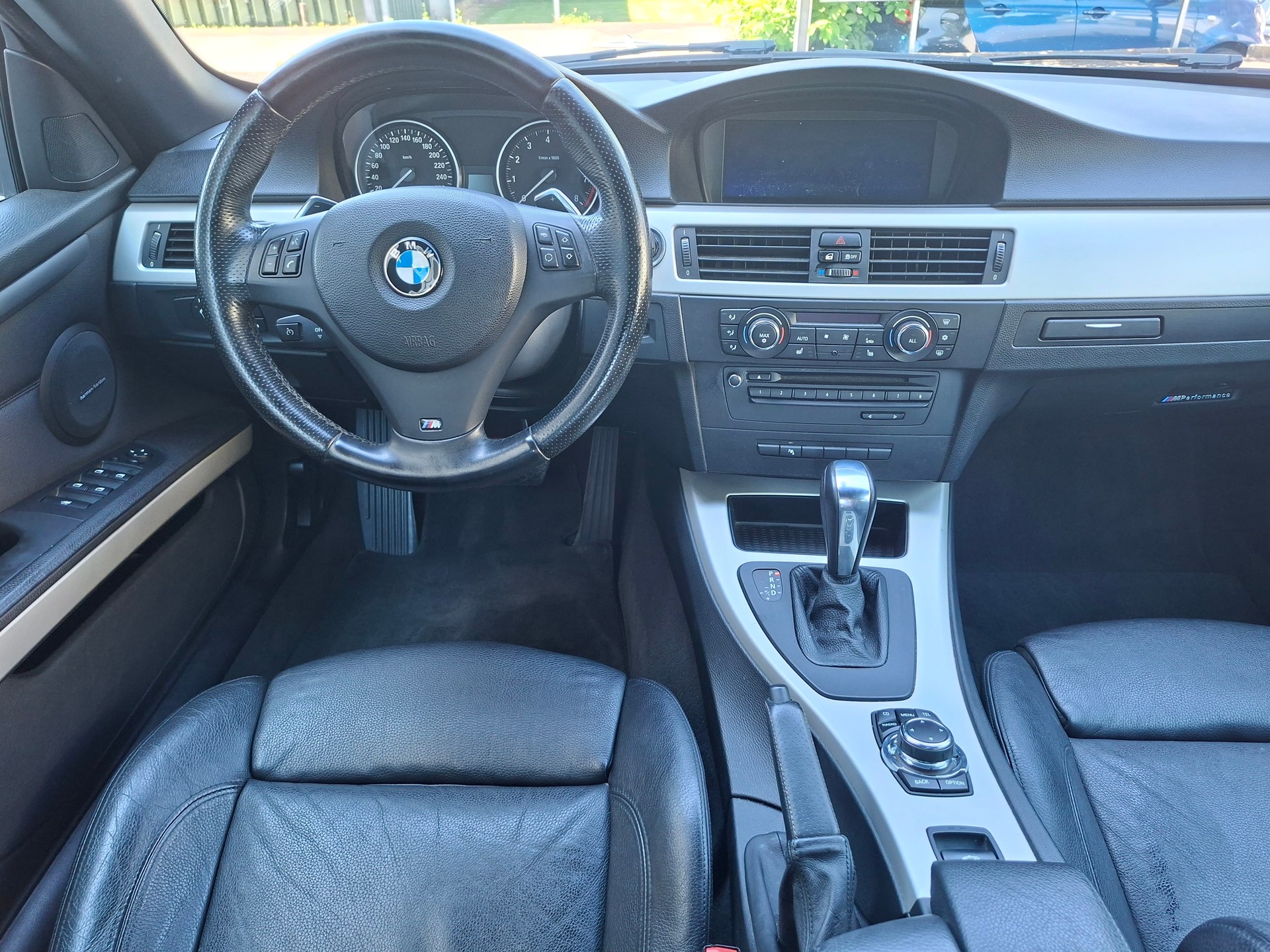 BMW 325i Cabrio-image-8