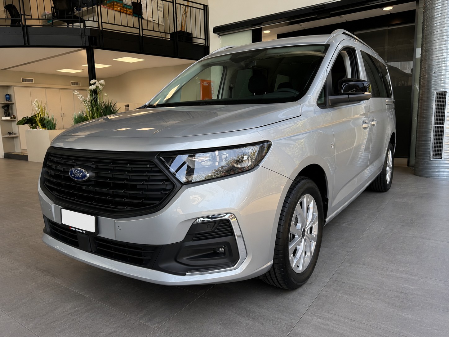 FORD Grand Tourneo Connect 1.5 EcoBoost Titanium Automat-image-4