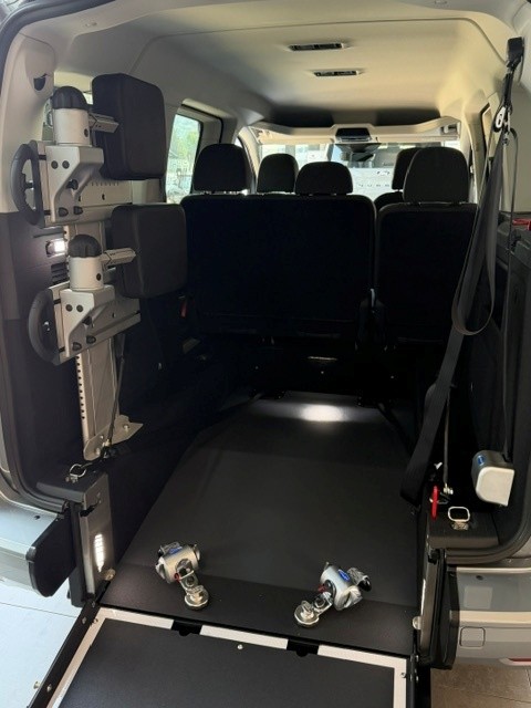 FORD Grand Tourneo Connect 1.5 EcoBoost Titanium Automat-image-6