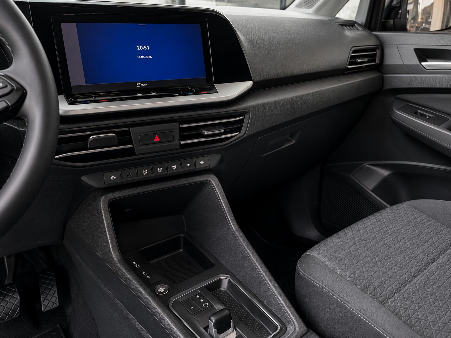 FORD Grand Tourneo Connect 1.5 EcoBoost Titanium Automat-image-12