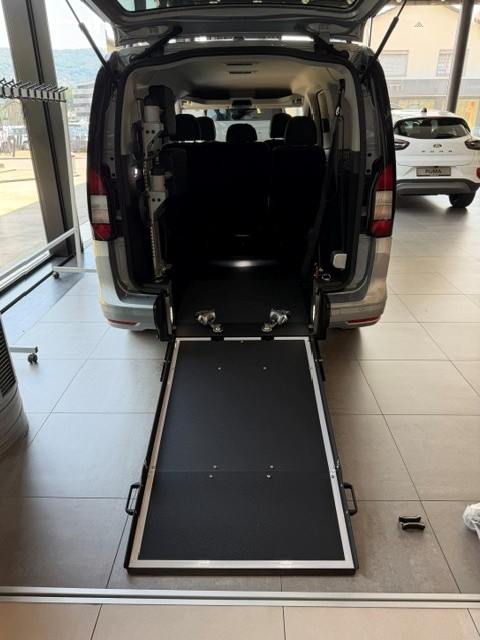 FORD Grand Tourneo Connect 1.5 EcoBoost Titanium Automat-image-5