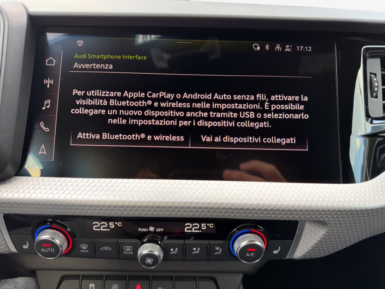 AUDI A1 City Carver 30 TFSI Attraction S-tronic-image-14