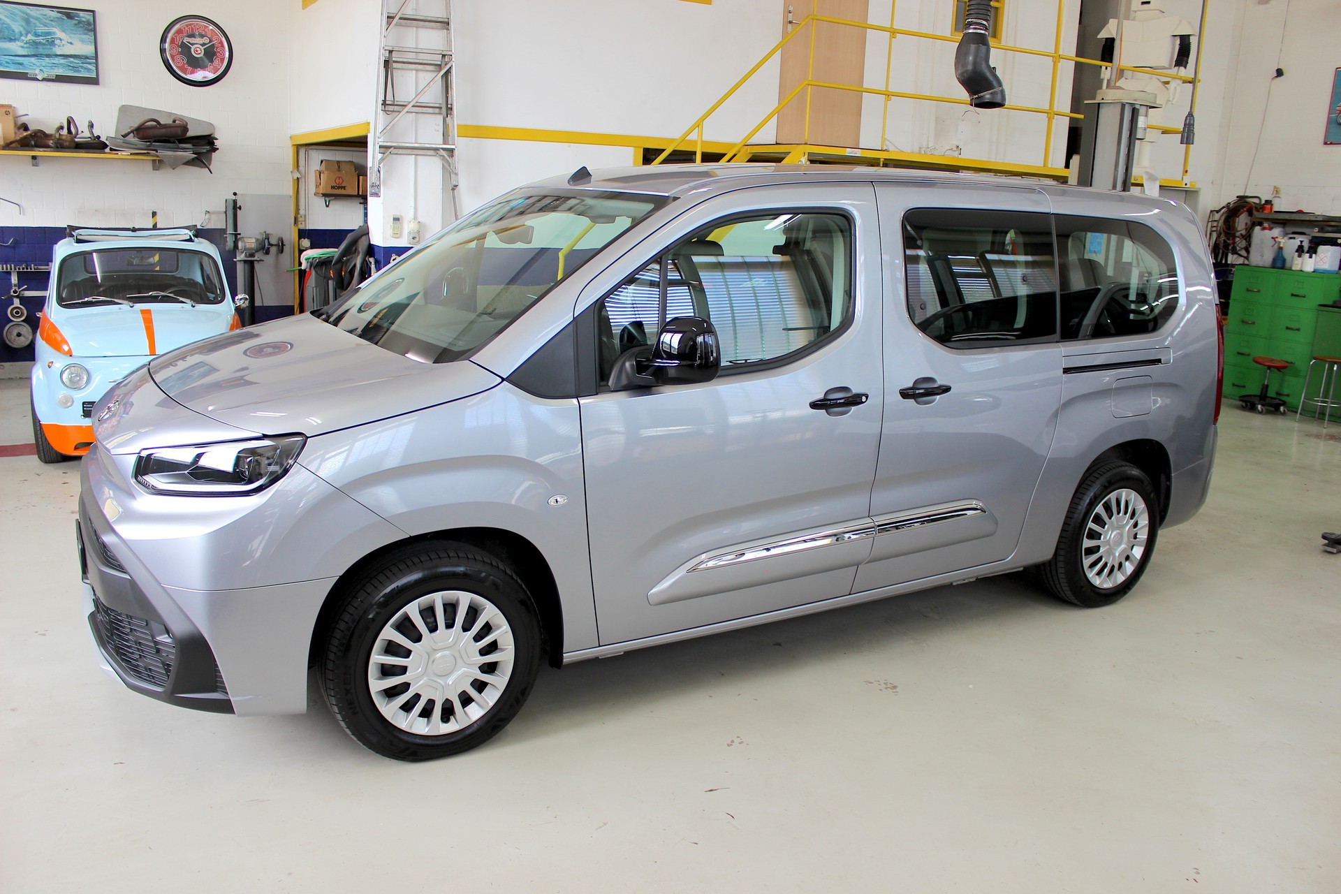 TOYOTA Proace City Verso EV 52 kWh Trend Swiss Long 💥 TOP Ausstattung 💥 7 Sitze 💥 Garantie 💥 Lieferung möglich-image-9