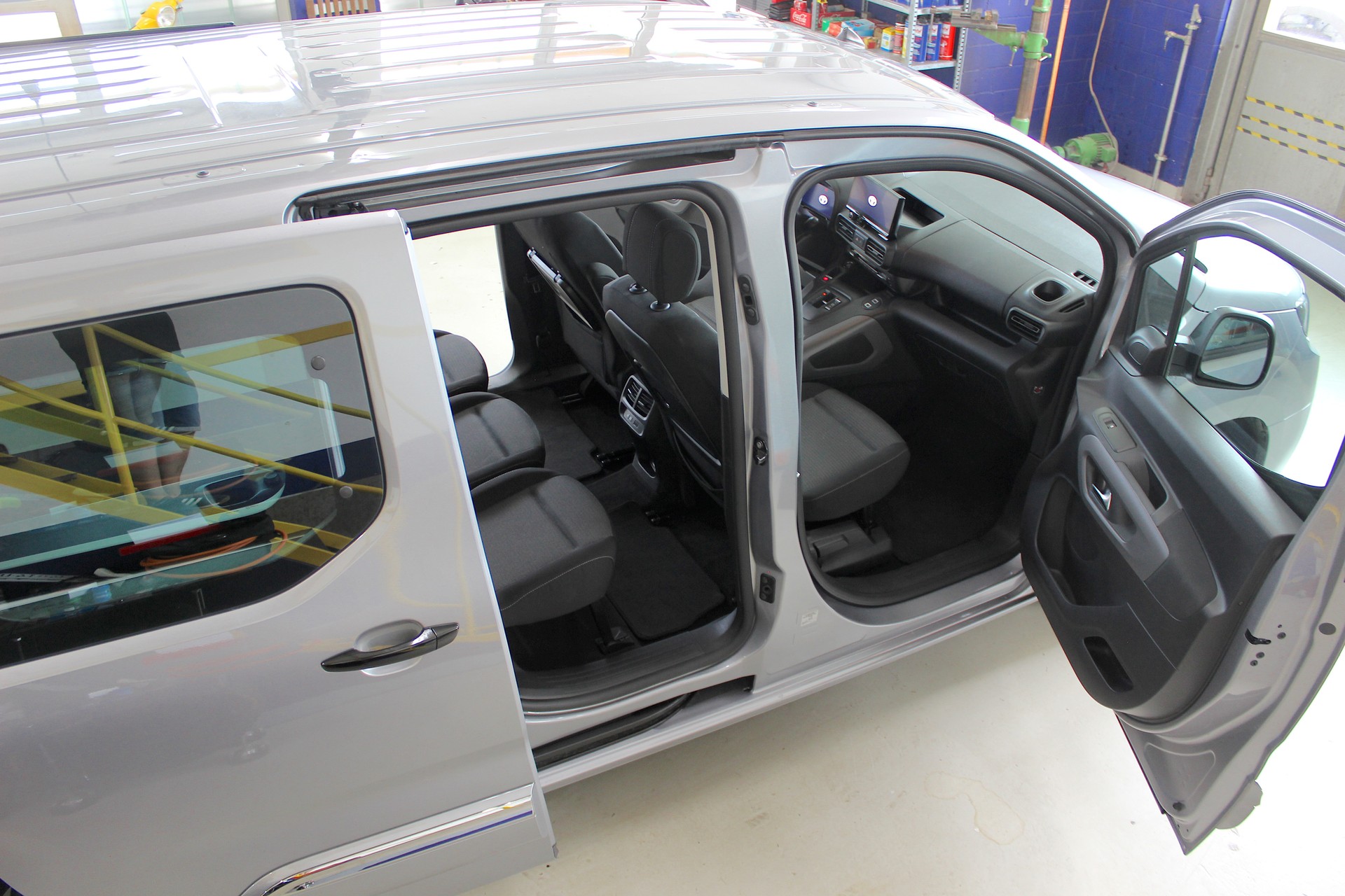 TOYOTA Proace City Verso EV 52 kWh Trend Swiss Long 💥 TOP Ausstattung 💥 7 Sitze 💥 Garantie 💥 Lieferung möglich-image-14