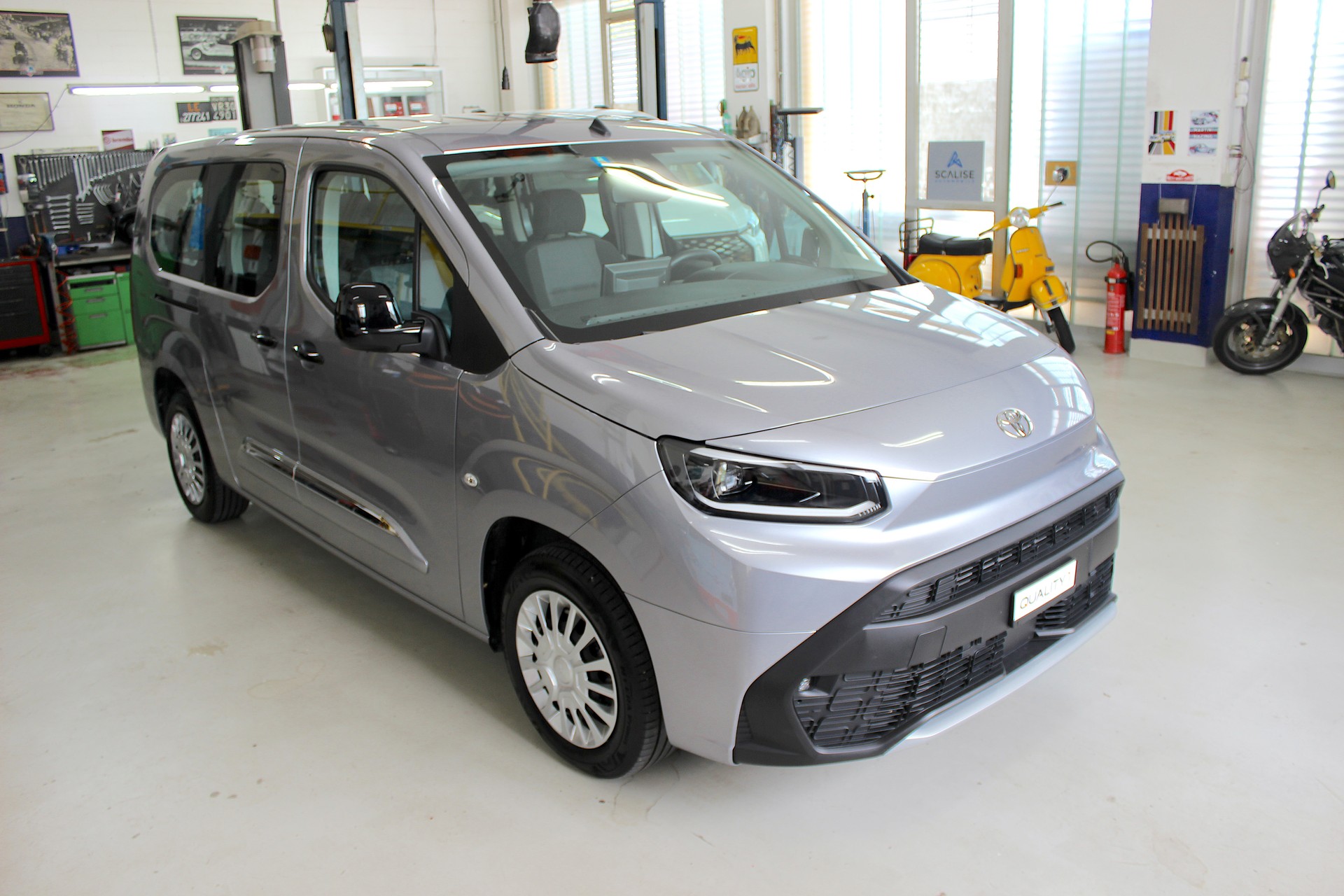TOYOTA Proace City Verso EV 52 kWh Trend Swiss Long 💥 TOP Ausstattung 💥 7 Sitze 💥 Garantie 💥 Lieferung möglich-image-13