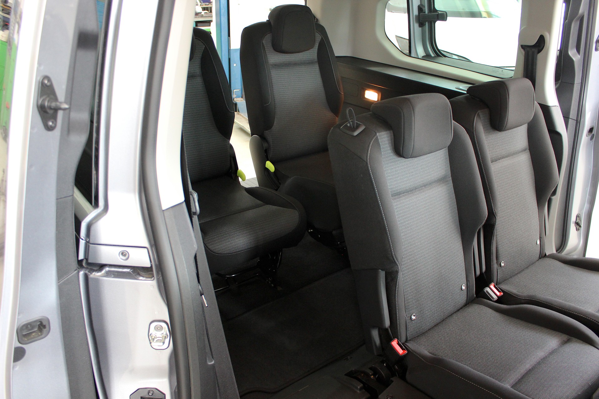 TOYOTA Proace City Verso EV 52 kWh Trend Swiss Long 💥 TOP Ausstattung 💥 7 Sitze 💥 Garantie 💥 Lieferung möglich-image-17